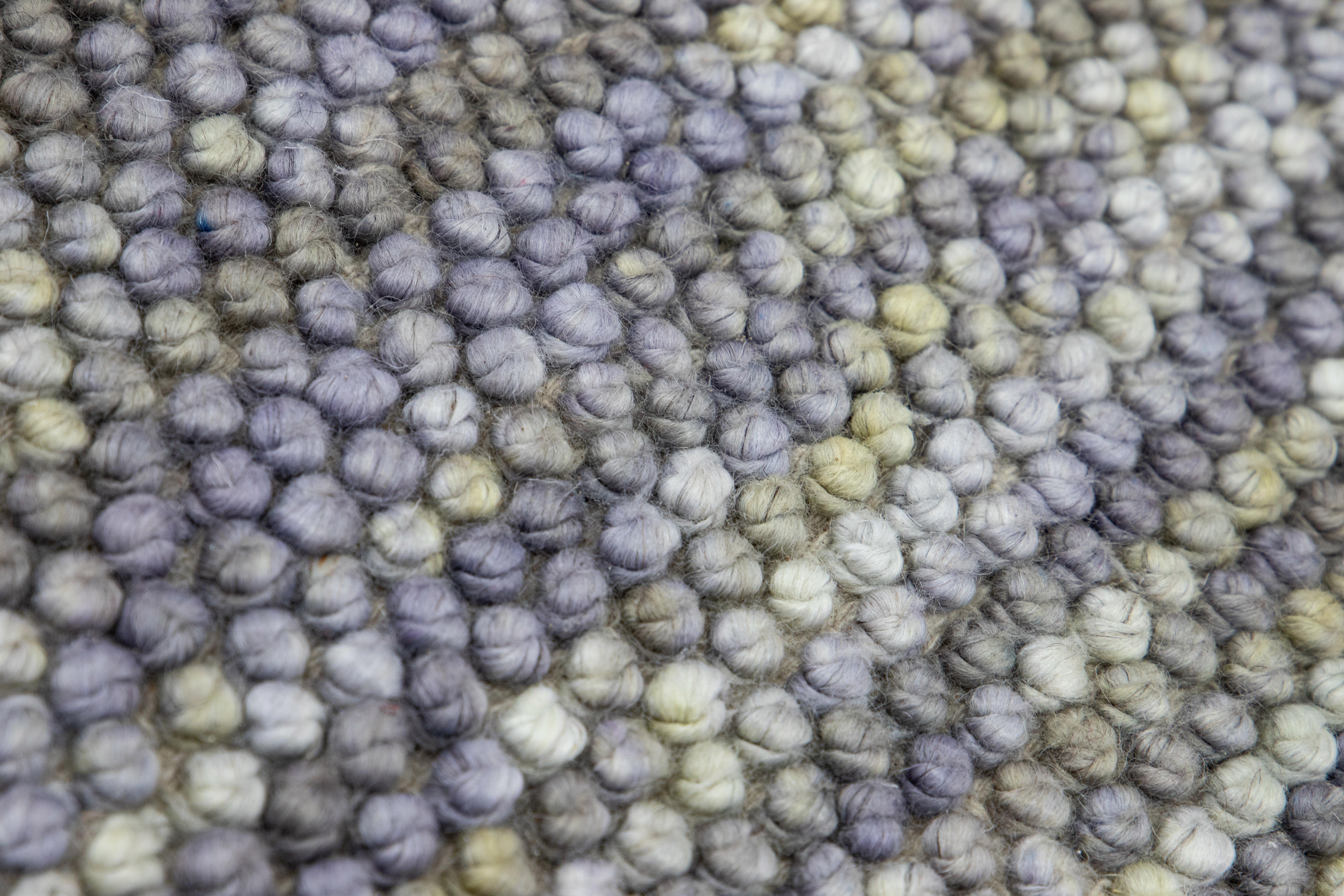 Modern Texture Handmade Custom Multicolor Wool Rug (Handgeknüpft) im Angebot
