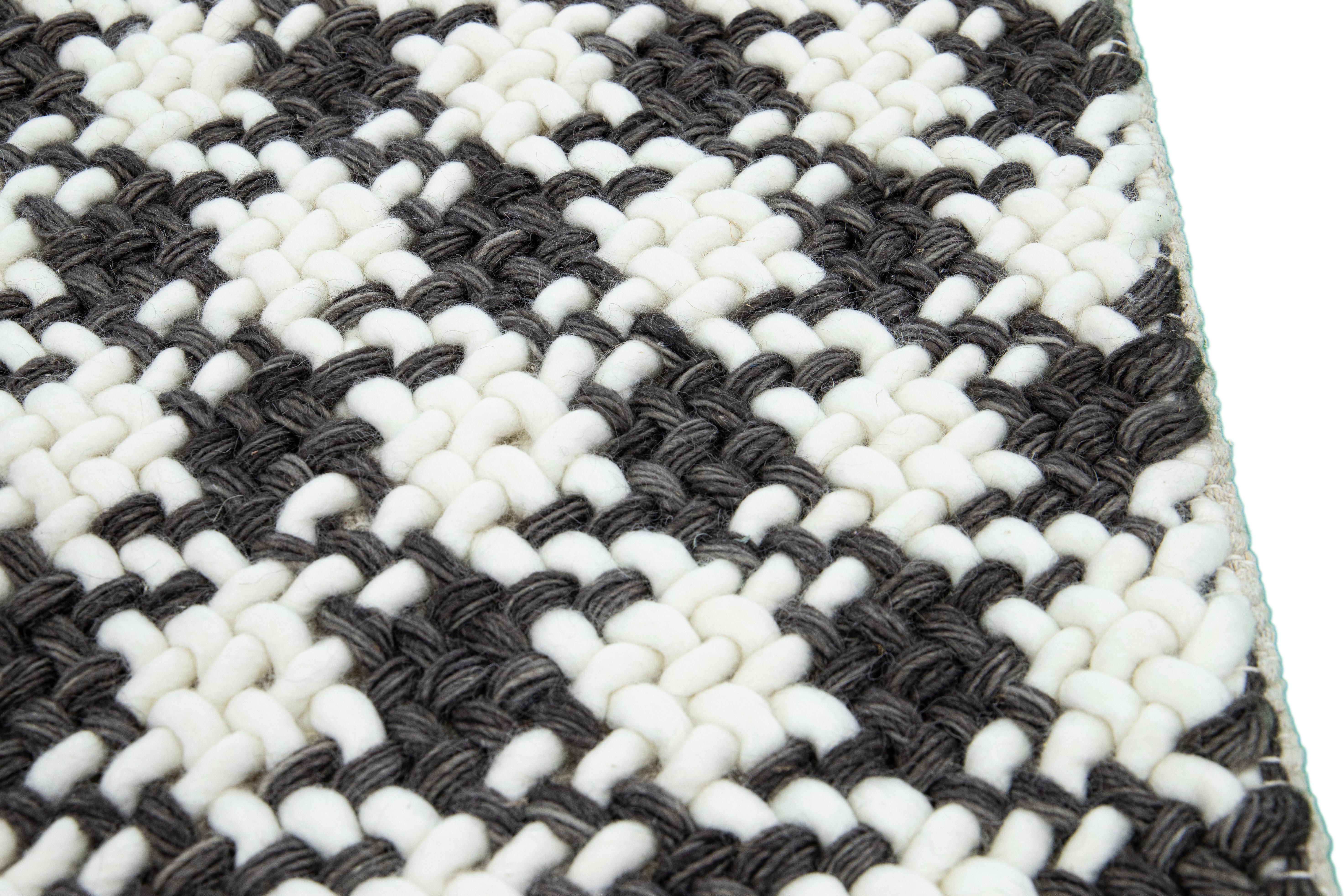 Modern Texture Handmade White/Gray Custom Wool Rug (Moderne) im Angebot