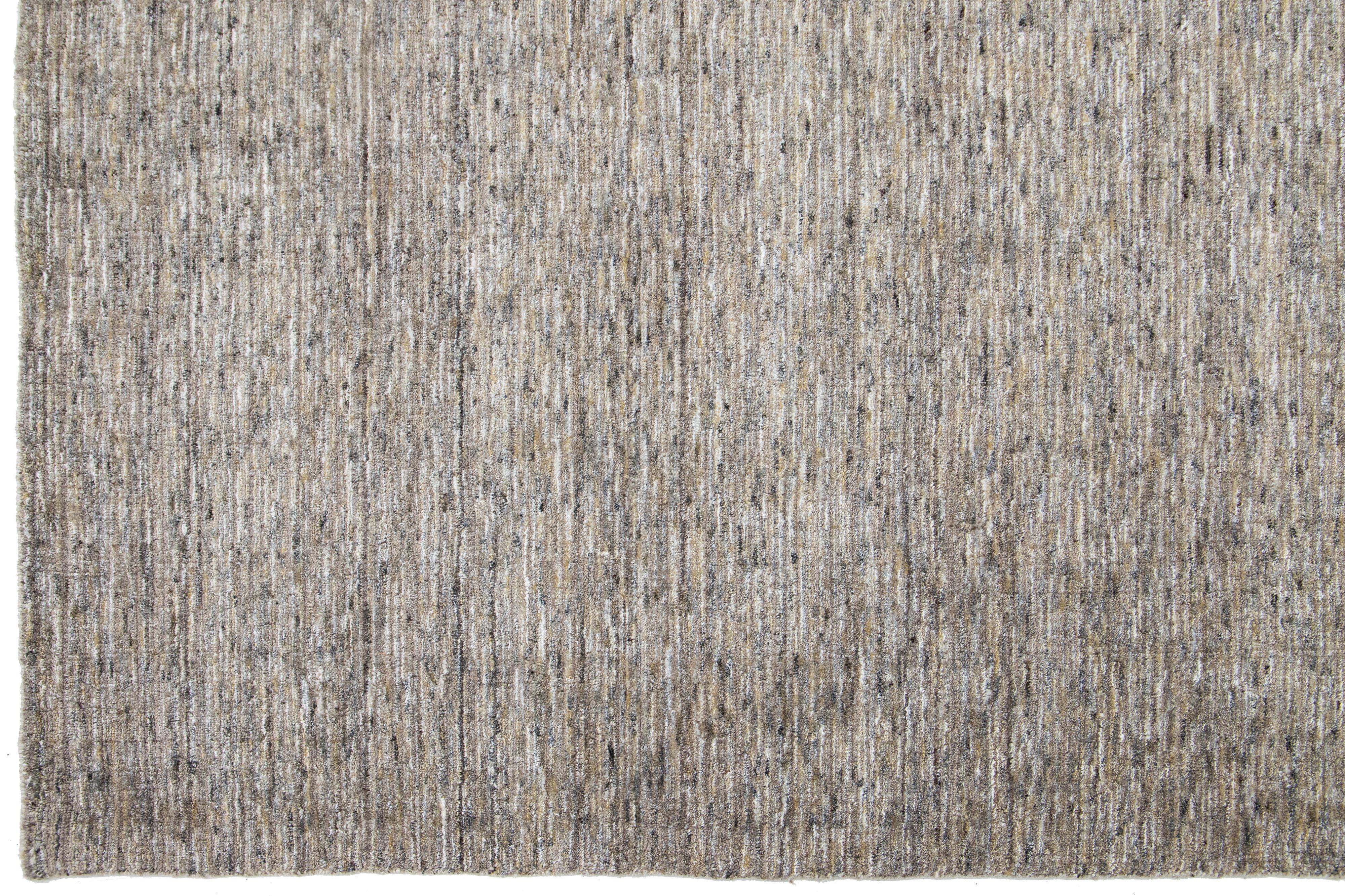 Modern Texture Handmade Wool Rug In Beige Color  In New Condition For Sale In Norwalk, CT