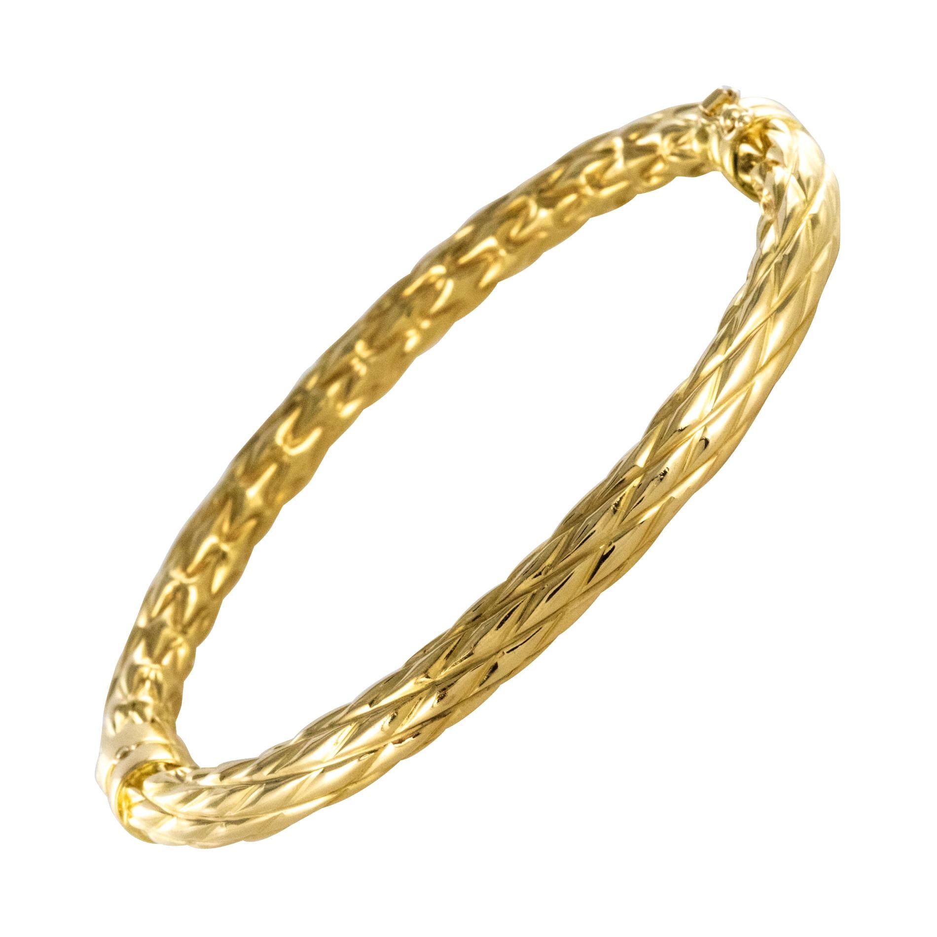 Modern Textured 18 Karat Yellow Gold Oval Bangle Bracelet
