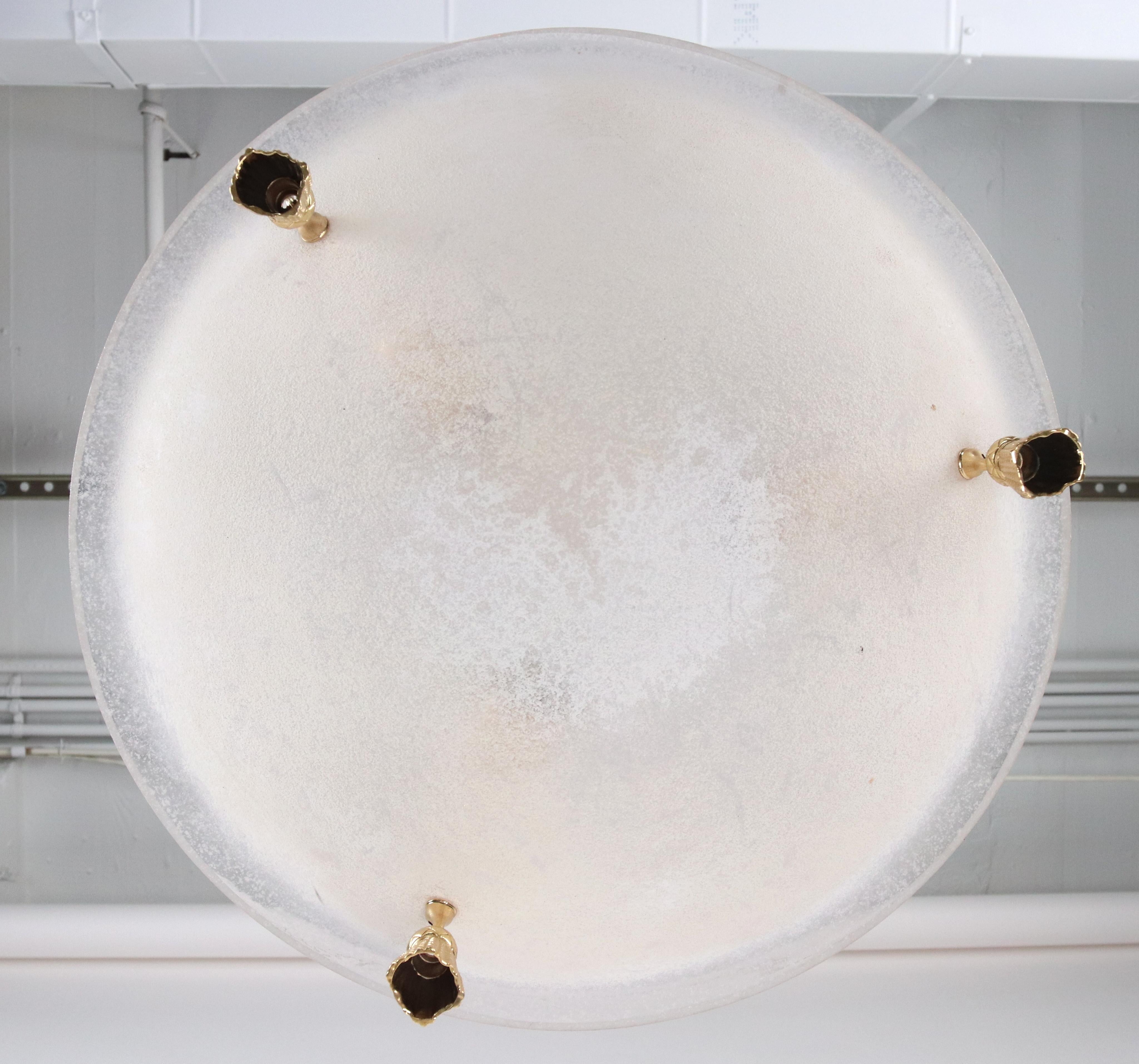 Moderne Pendelleuchte aus strukturiertem Glas und poliertem Messing im Angebot 7