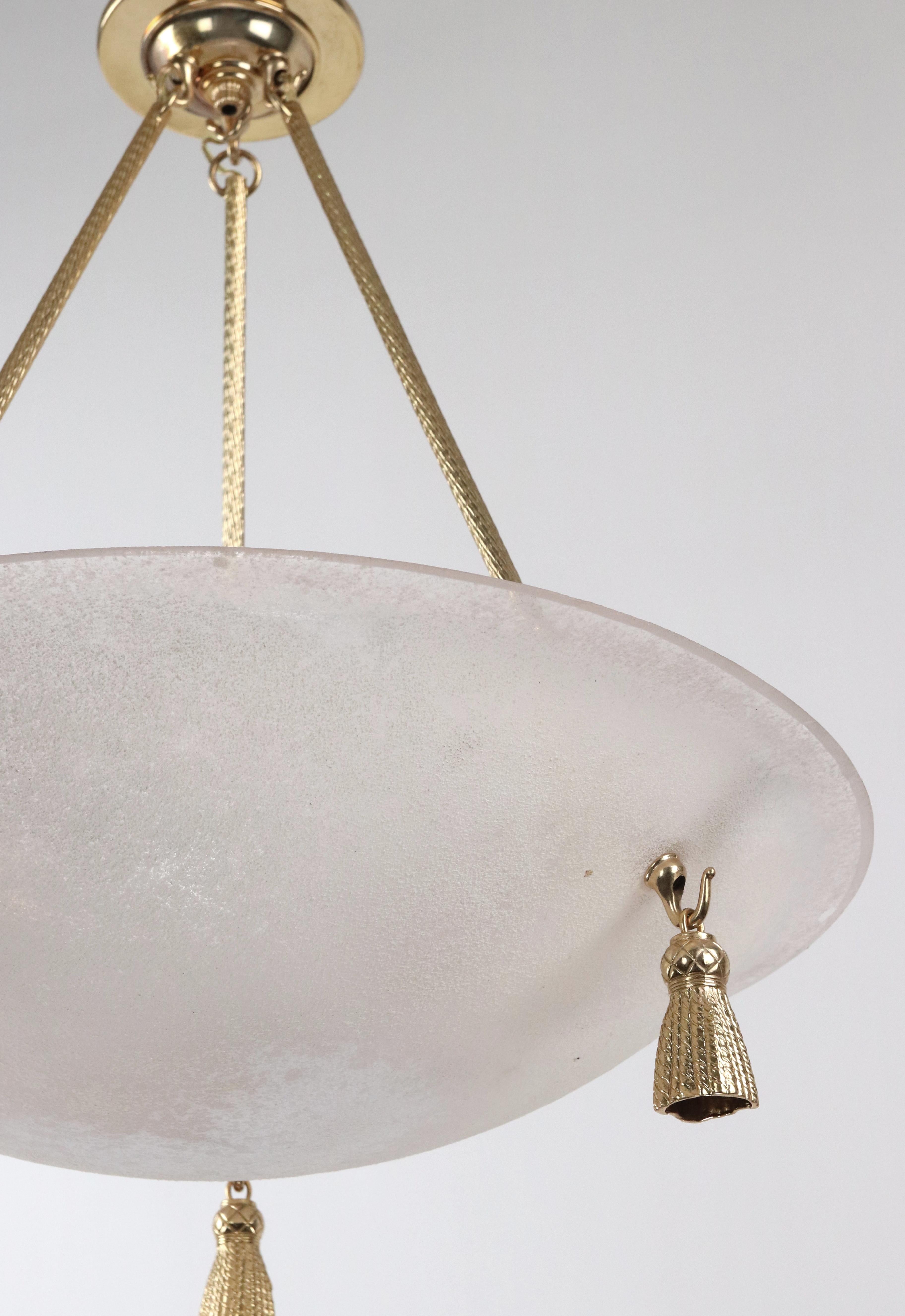 Moderne Pendelleuchte aus strukturiertem Glas und poliertem Messing (20. Jahrhundert) im Angebot