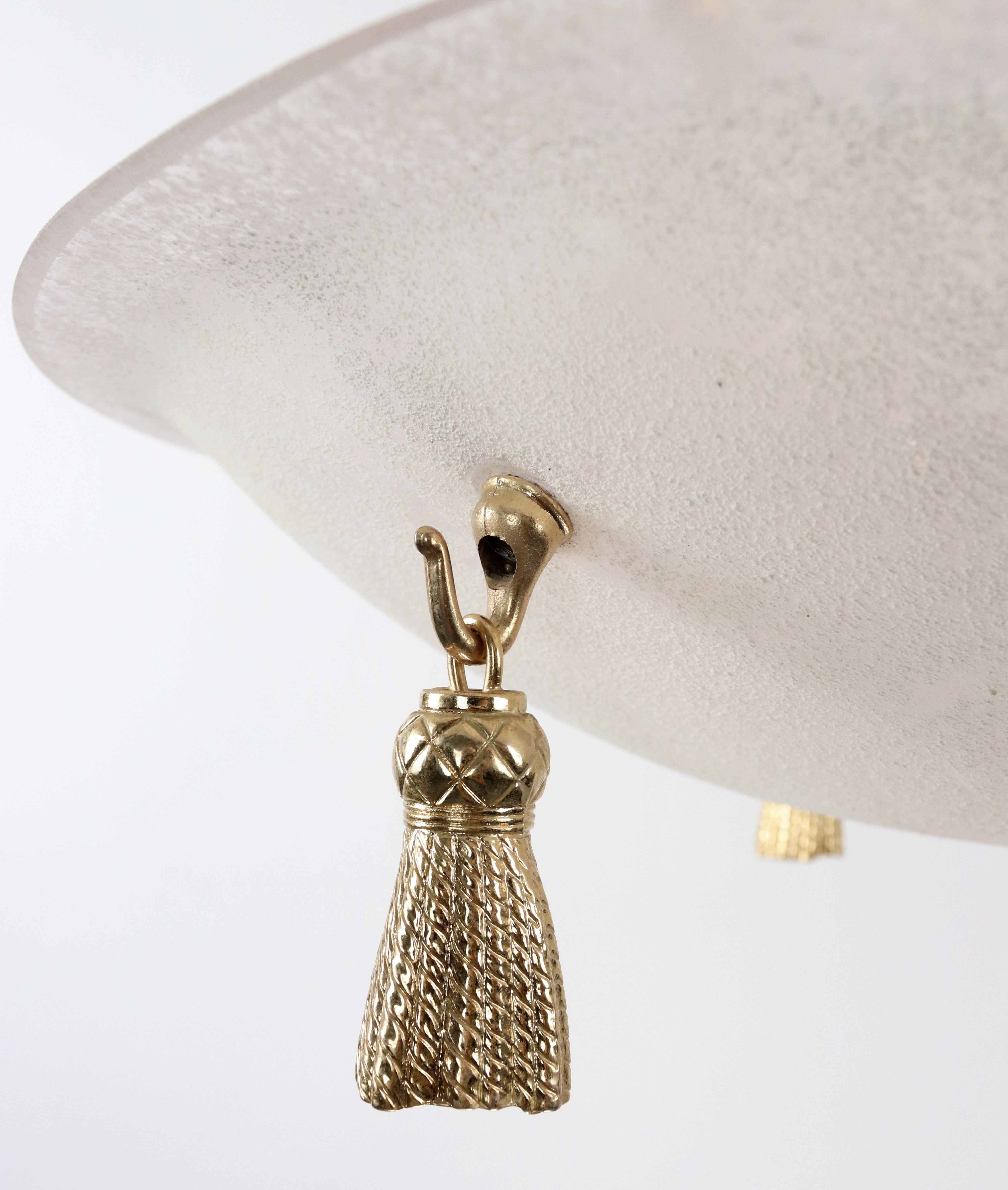 Moderne Pendelleuchte aus strukturiertem Glas und poliertem Messing im Angebot 2