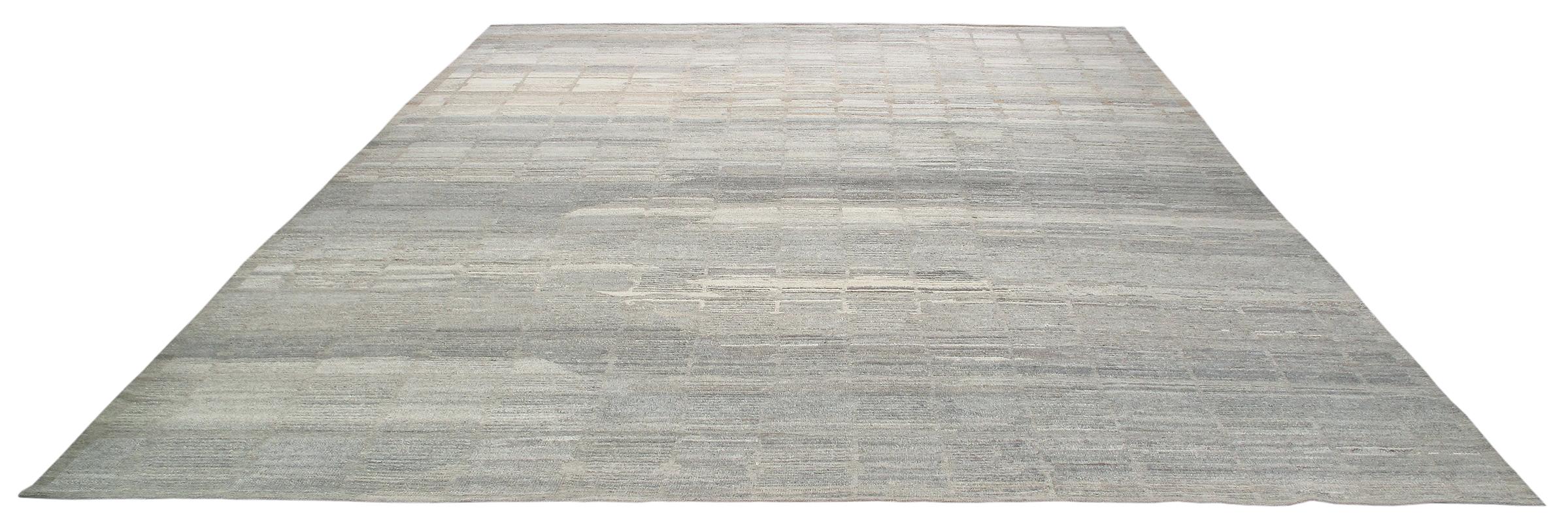 Hand-Knotted Modern Textured Simple Dsign Hand Knotted Rug For Sale