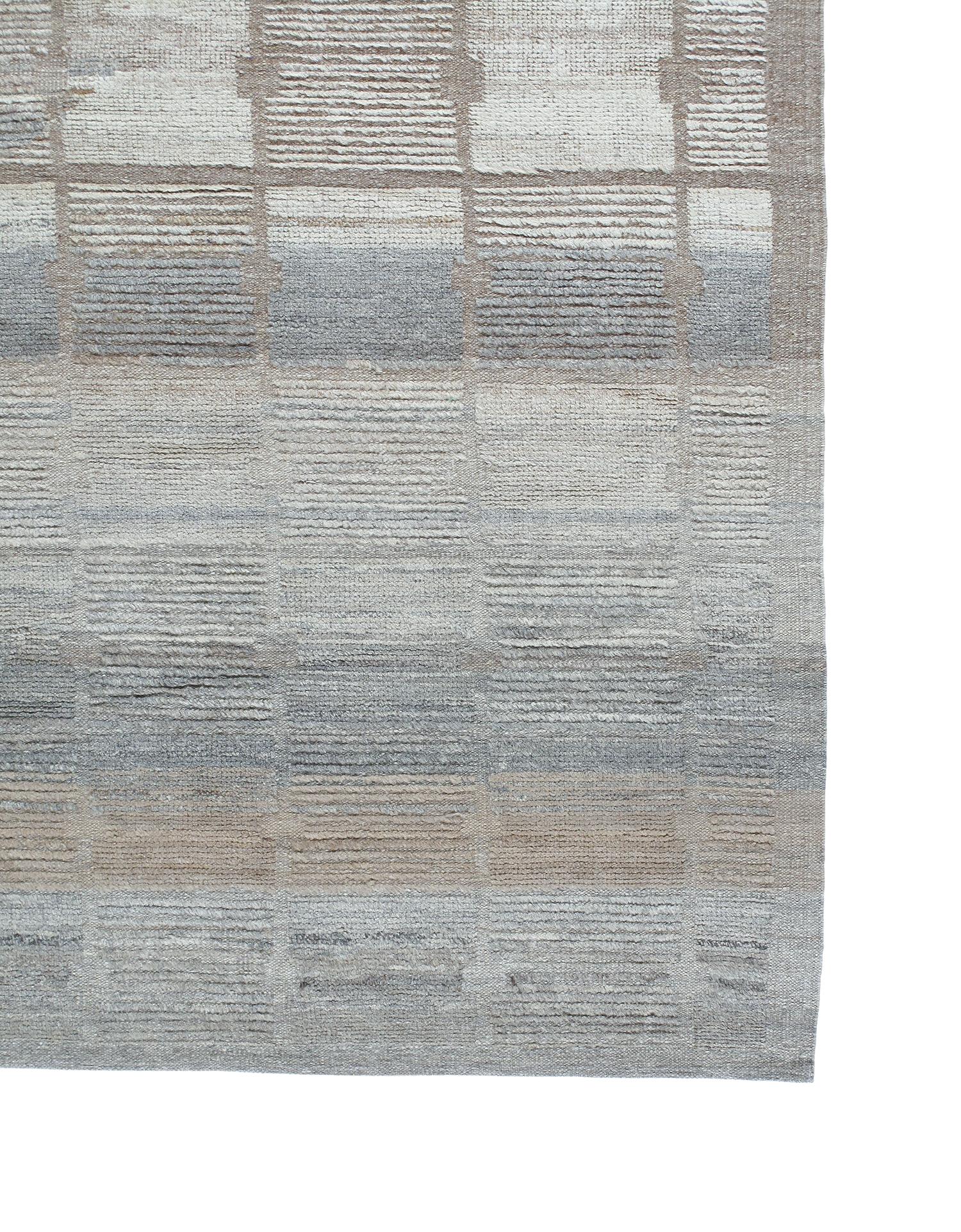 Wool Modern Textured Simple Dsign Hand Knotted Rug For Sale