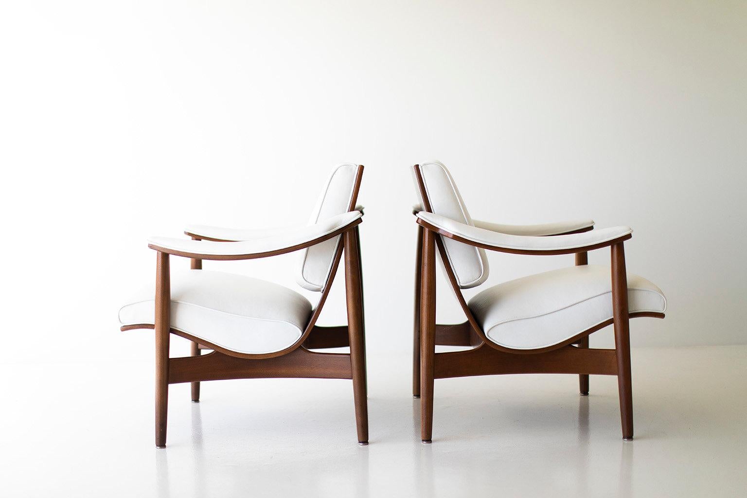 Modern Thonet Lounge Chairs 2