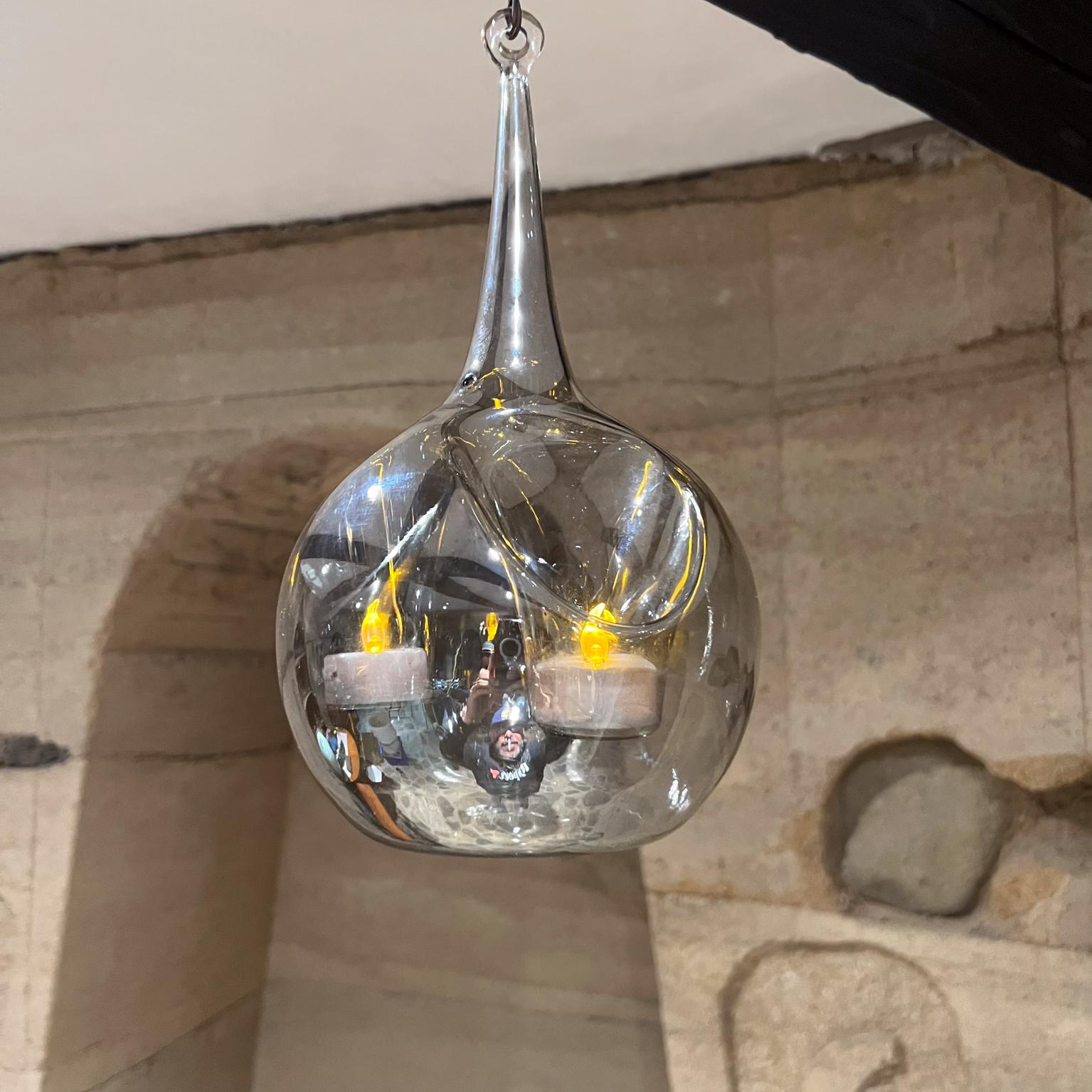 Moderner Glas-Kerzenständer Globe mit drei Lichtern im Angebot 1