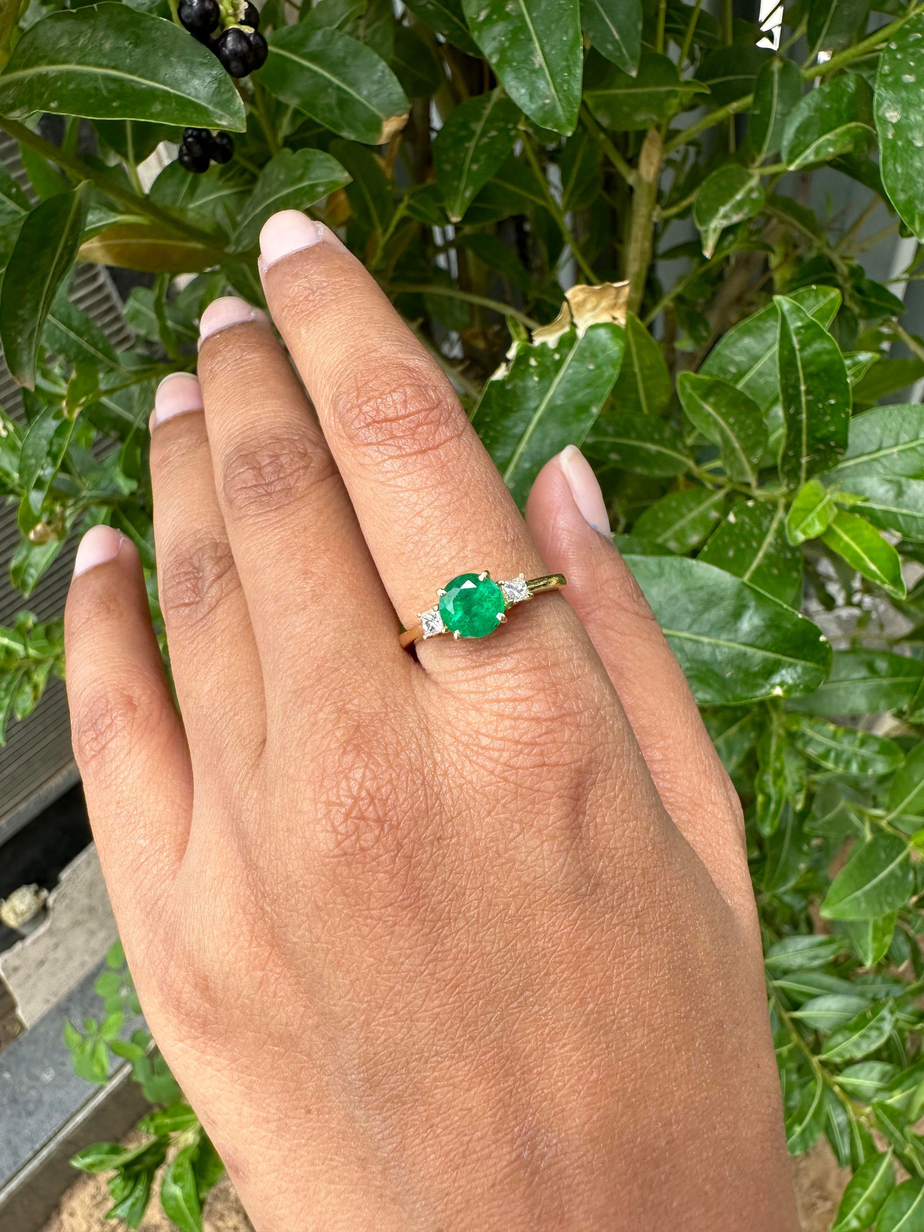For Sale:  Modern Three-Stone Diamond Emerald Ring in 18k Solid Yellow Gold 2
