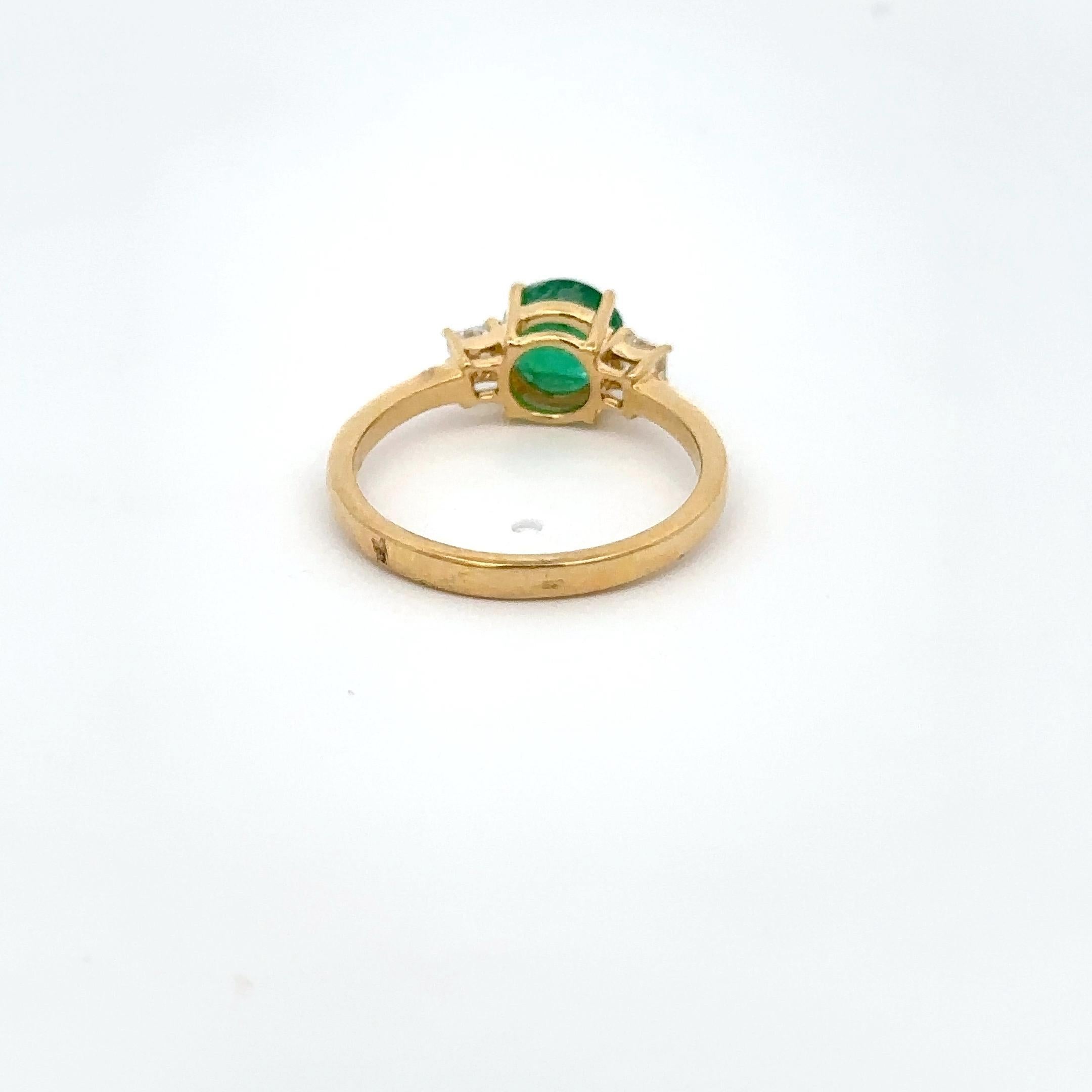 For Sale:  Modern Three-Stone Diamond Emerald Ring in 18k Solid Yellow Gold 7