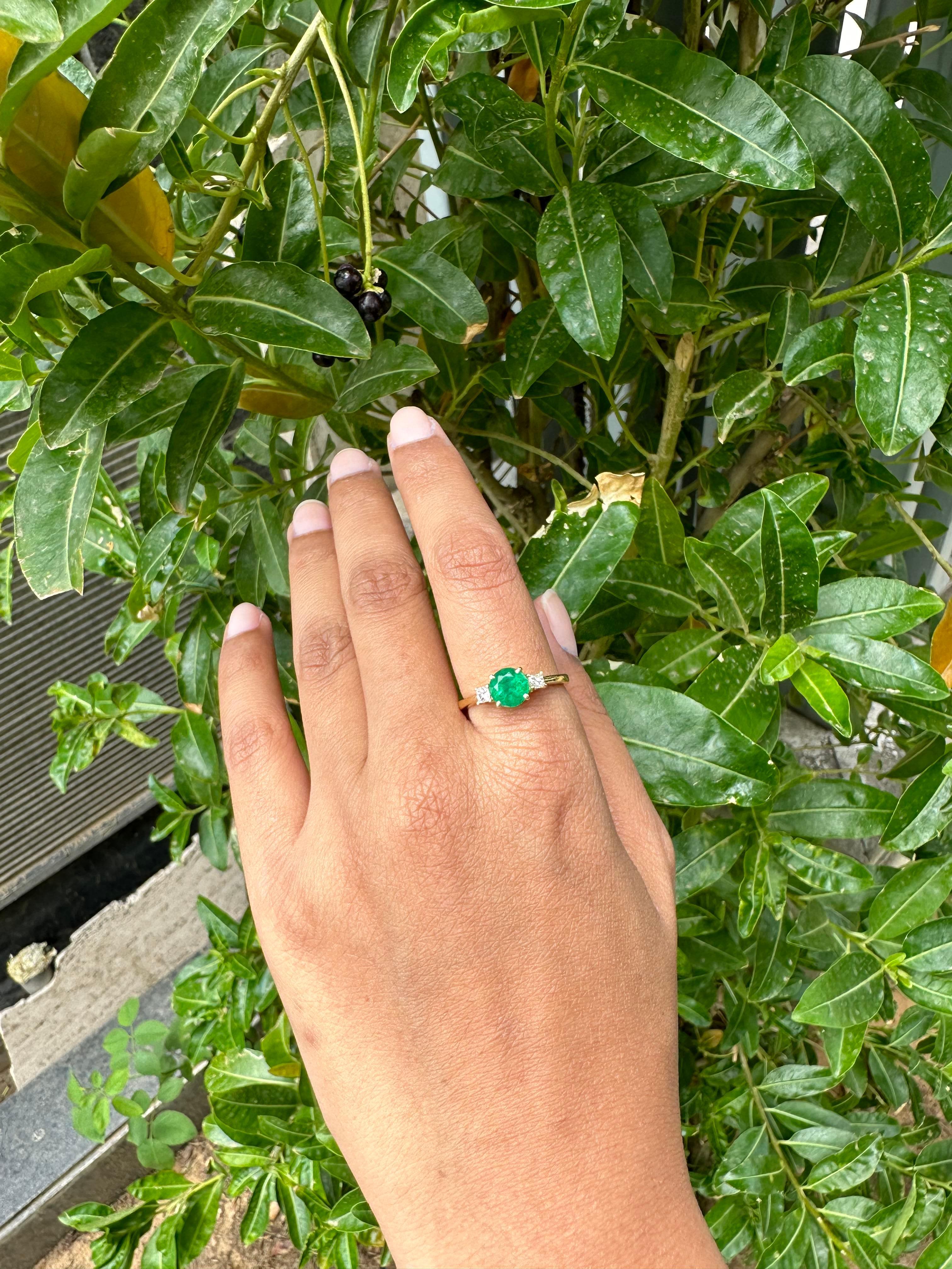 For Sale:  Modern Three-Stone Diamond Emerald Ring in 18k Solid Yellow Gold 8