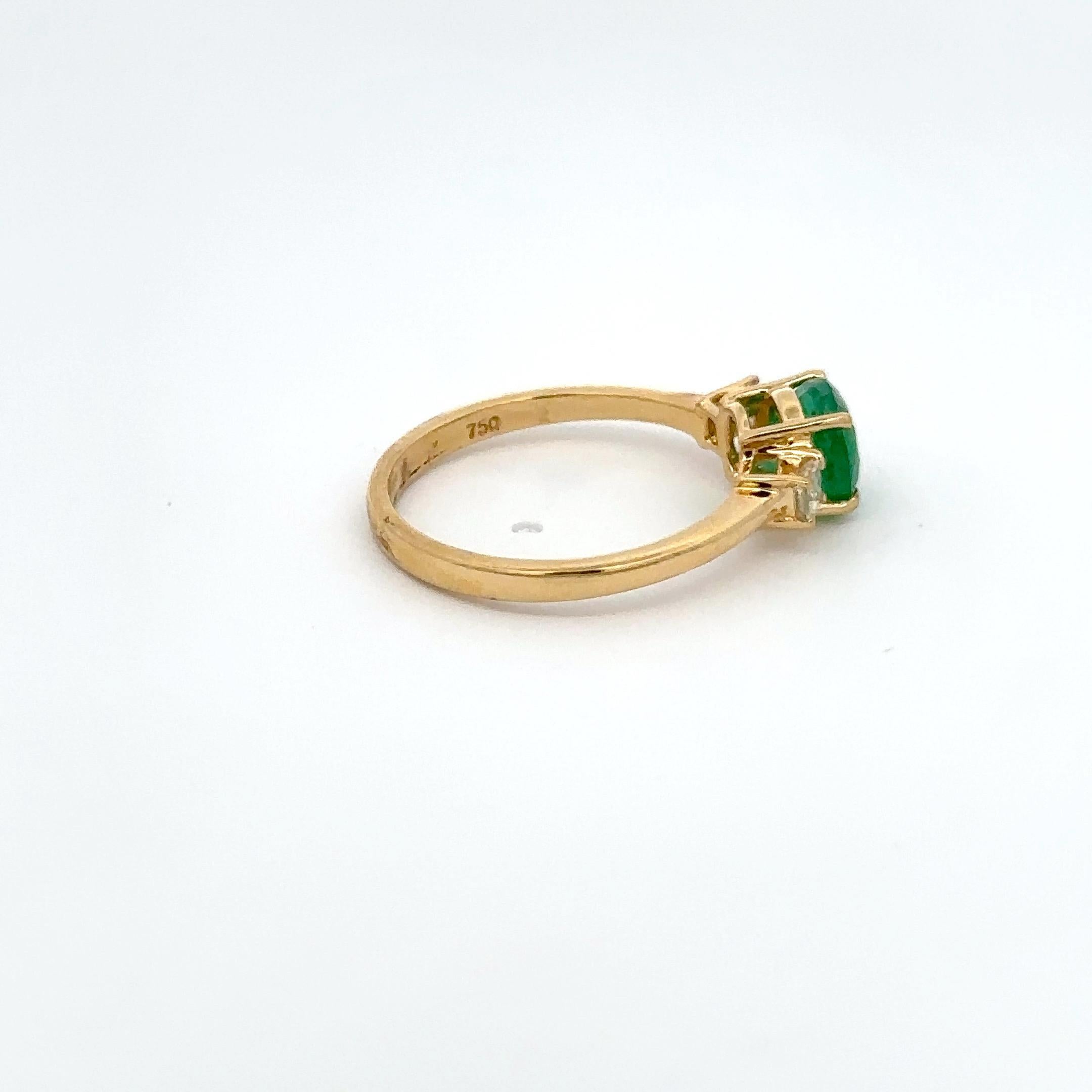 For Sale:  Modern Three-Stone Diamond Emerald Ring in 18k Solid Yellow Gold 9