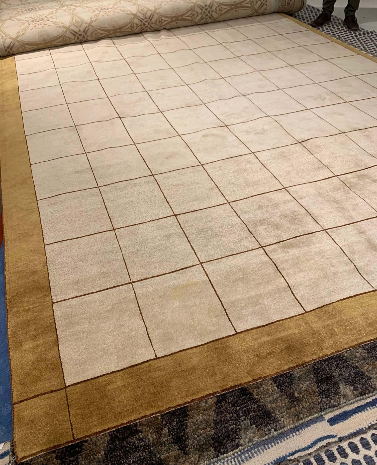 Tapis tibétain moderne géométrique en soie par Doris Leslie Blau en vente 1