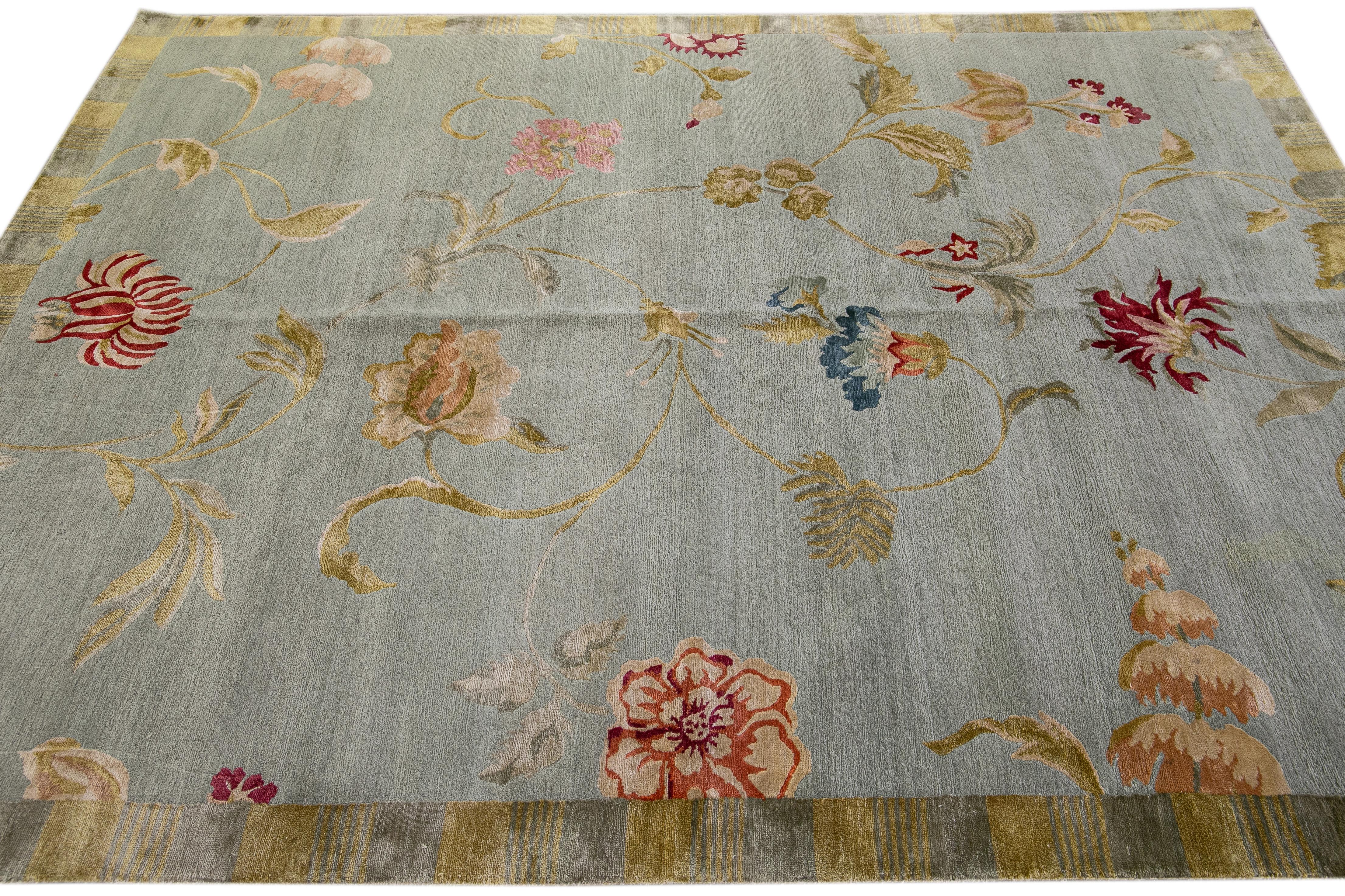 Contemporary Modern Tibetan Handmade Lyndhurst Floral Pattern Gray Wool and Silk Rug For Sale