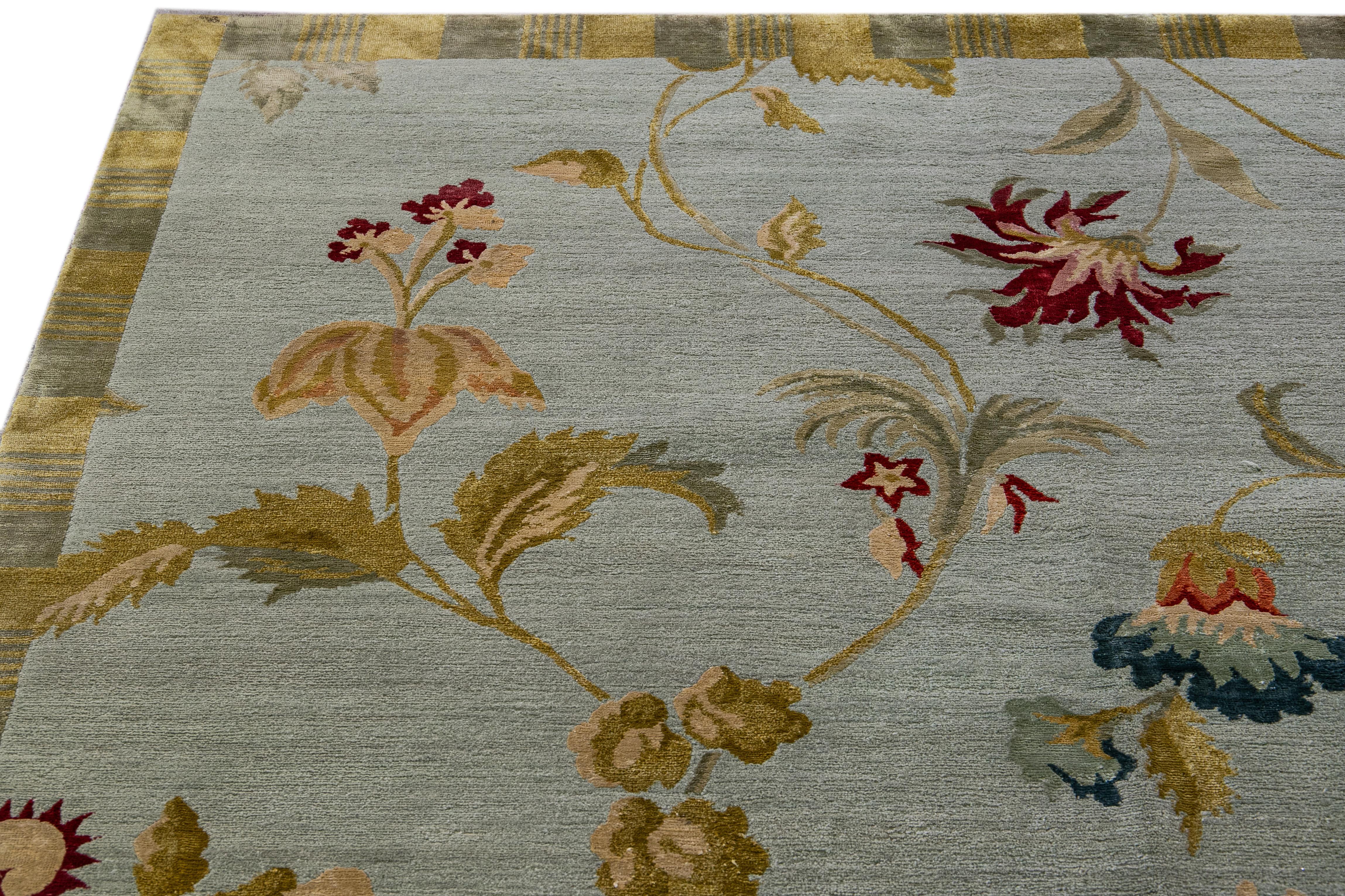 Modern Tibetan Handmade Lyndhurst Floral Pattern Gray Wool and Silk Rug For Sale 1