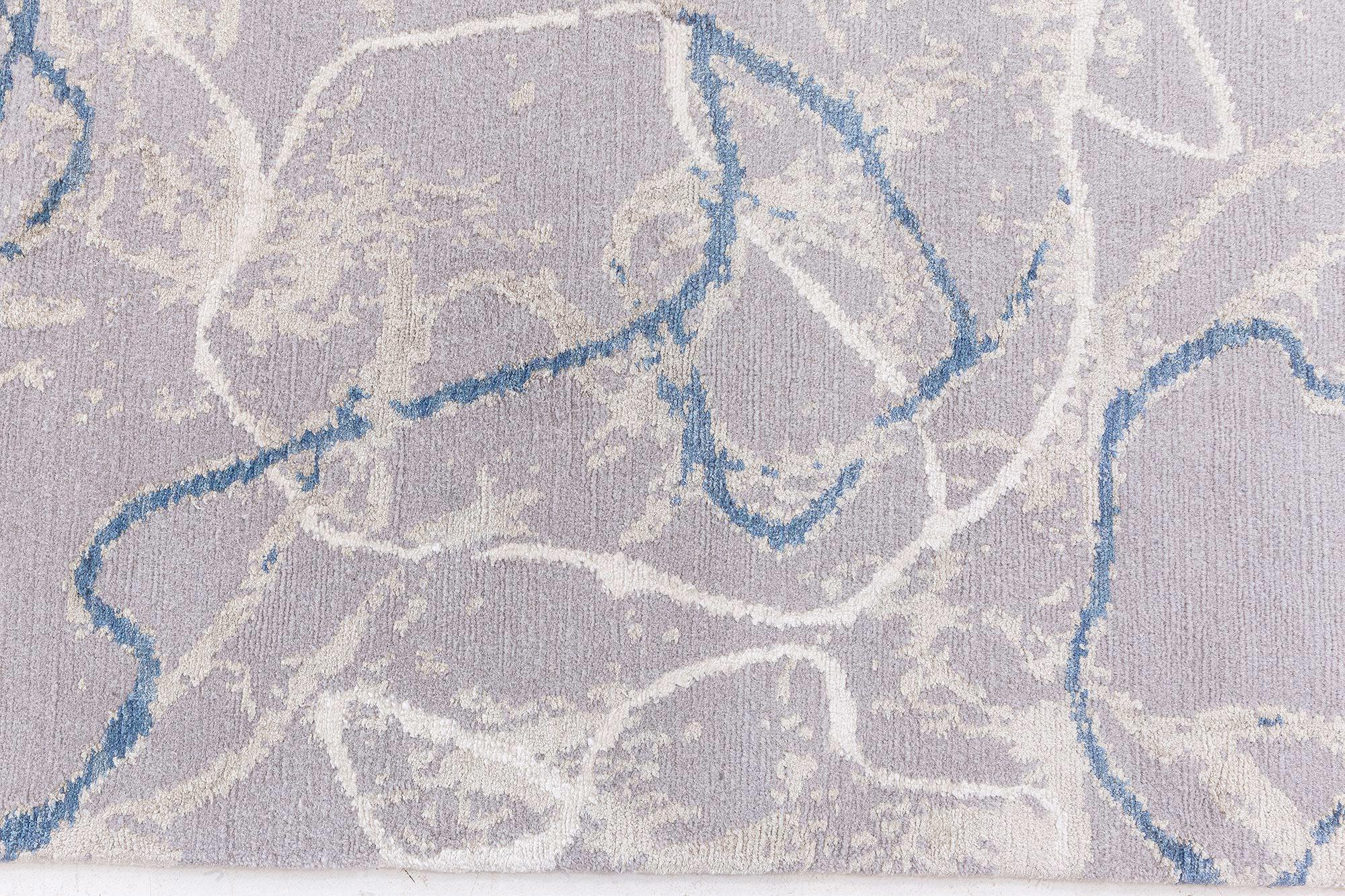 Annodato a mano Tappeto moderno Tibetan Ink Ondulations annodato a mano in lana e seta di Doris Leslie Blau in vendita
