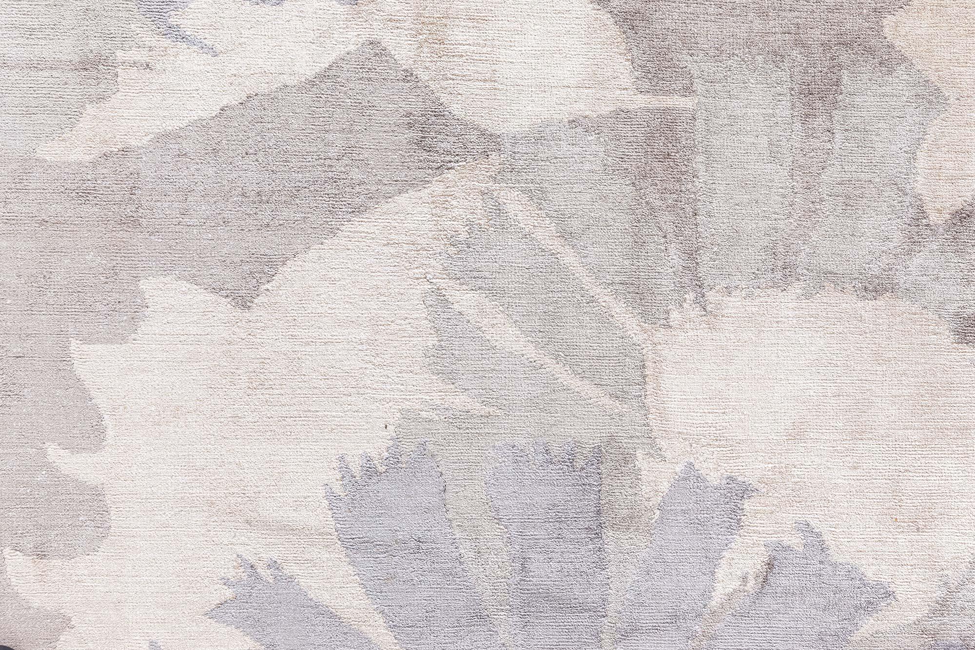 Modern Tibetan 'Lily Design II' Silk Rugby Doris Leslie Blau.
Size: 9.0