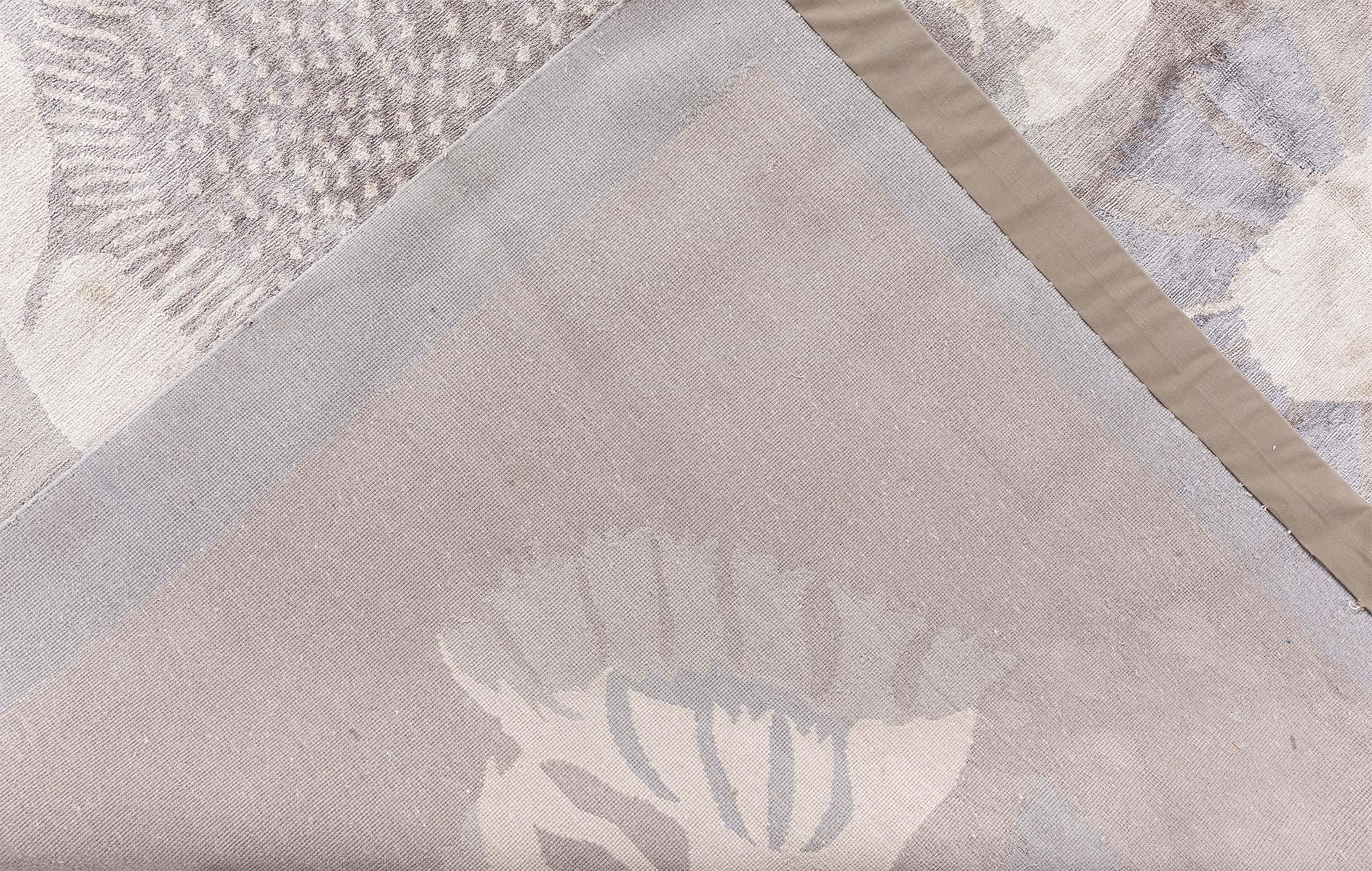 Seta Tappeto di seta tibetano moderno 'Lily Design II' di Doris Leslie Blau in vendita