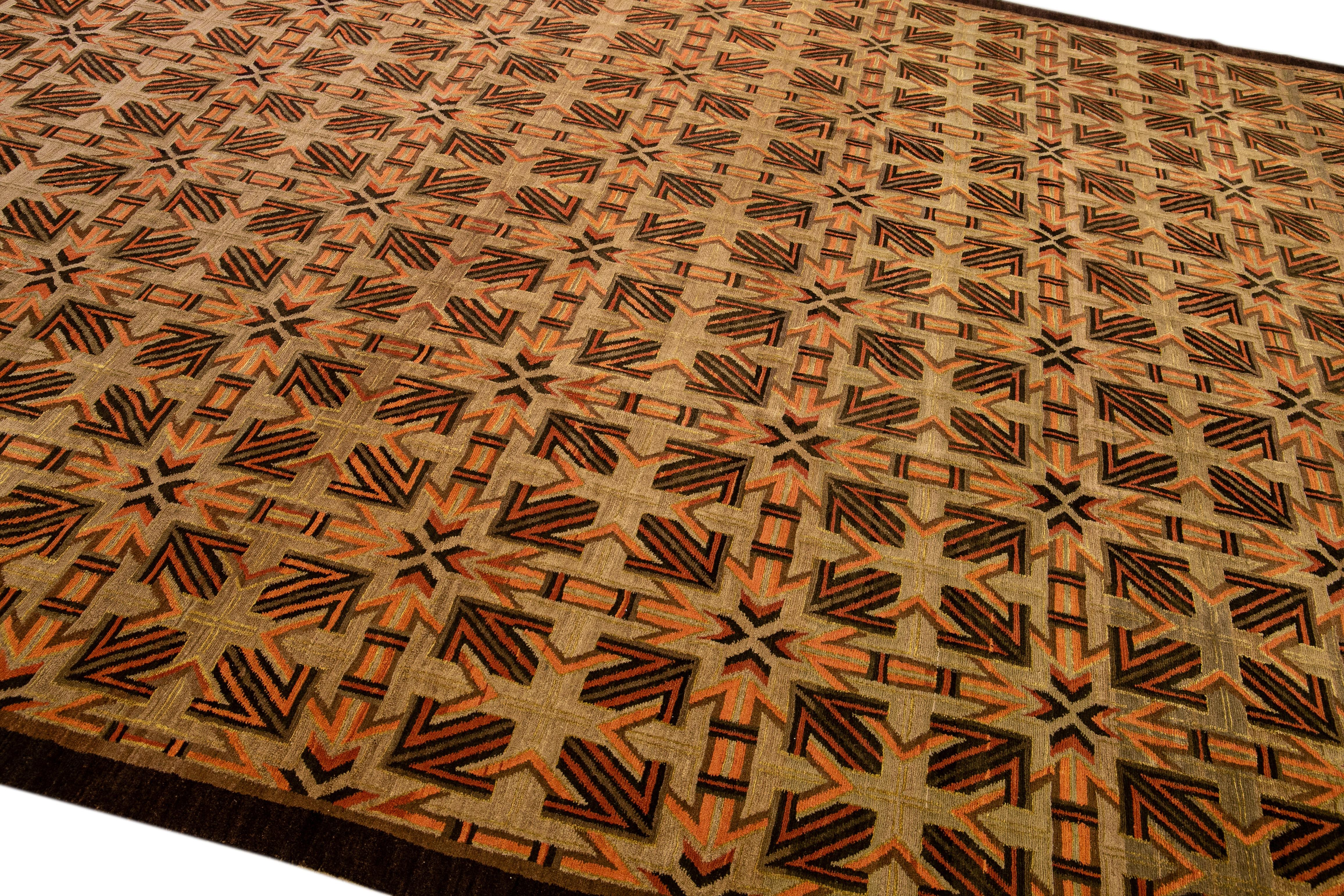 Modern Tibetan Ningxia Style Handmade Geometric Pattern Brown Wool and Silk Rug For Sale 3