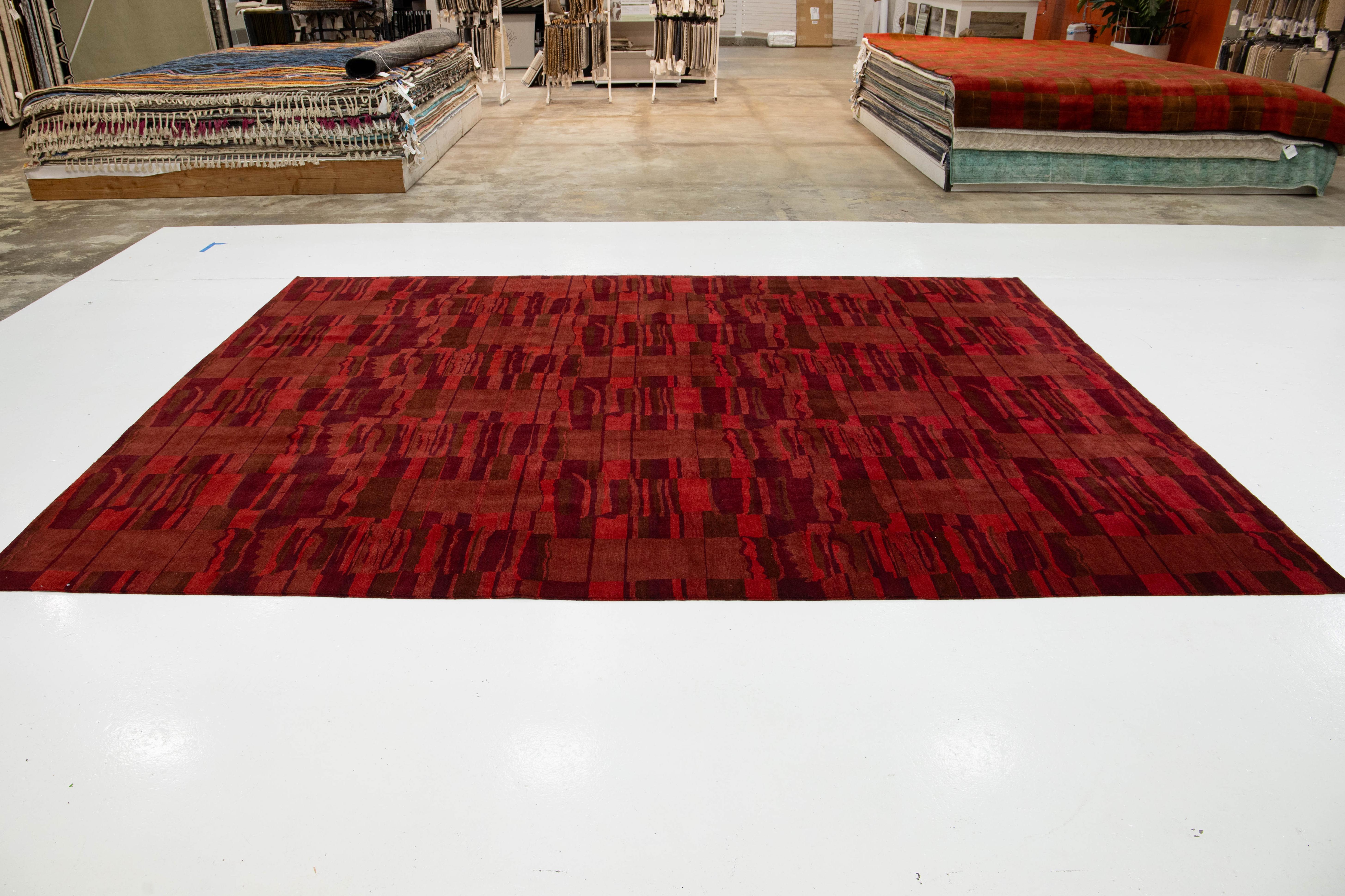 Moderne tibetische Wolle & Seide Zimmer Größe Teppich in rot mit abstrakten Design im Angebot 2