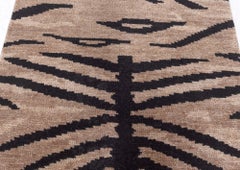 Tapis tigre moderne de Doris Leslie Blau
