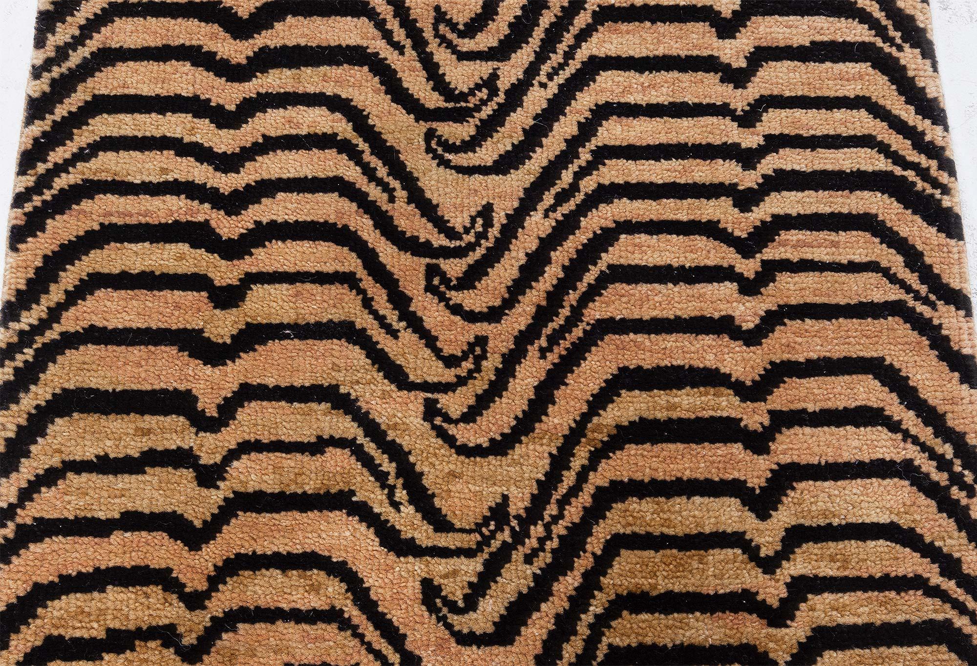 Modern Tiger Rug by Doris Leslie Blau Moderno en venta