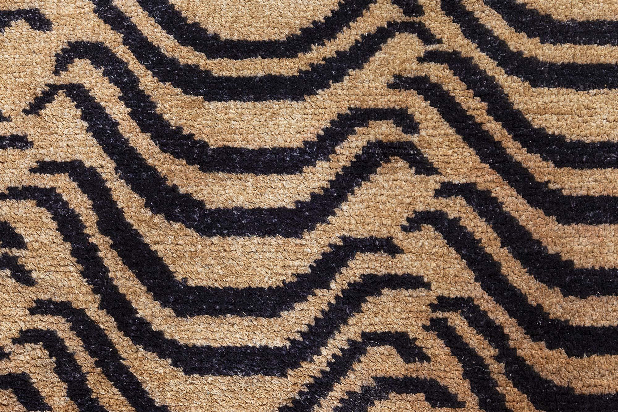 Moderner Tigerteppich von Doris Leslie Blau (Handgeknüpft) im Angebot