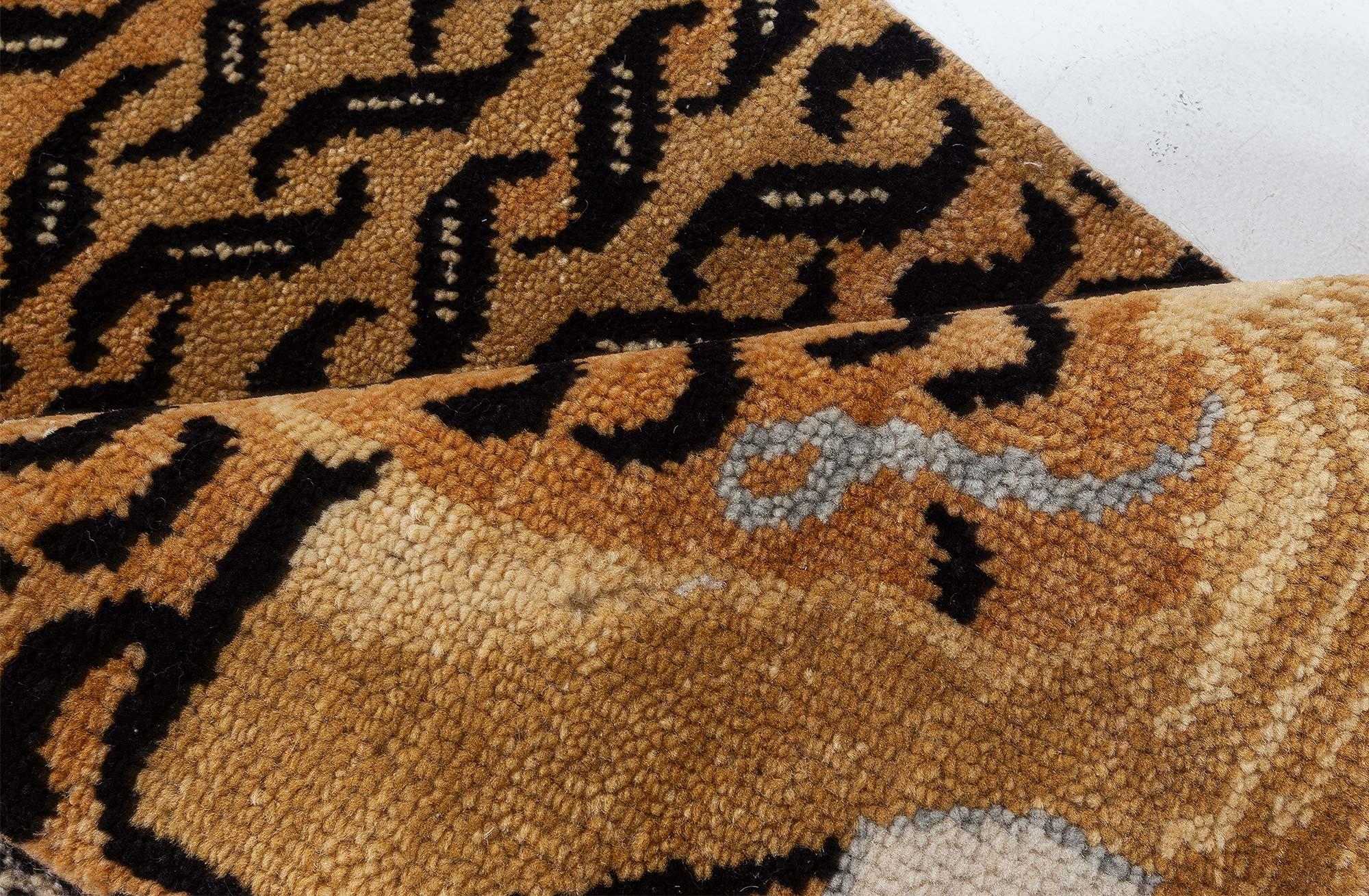 Moderner Tigerteppich von Doris Leslie Blau (Handgeknüpft) im Angebot