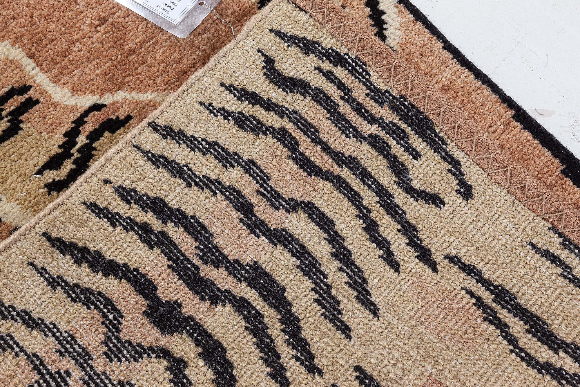 Annodato a mano Tappeto Modern Tiger di Doris Leslie Blau in vendita