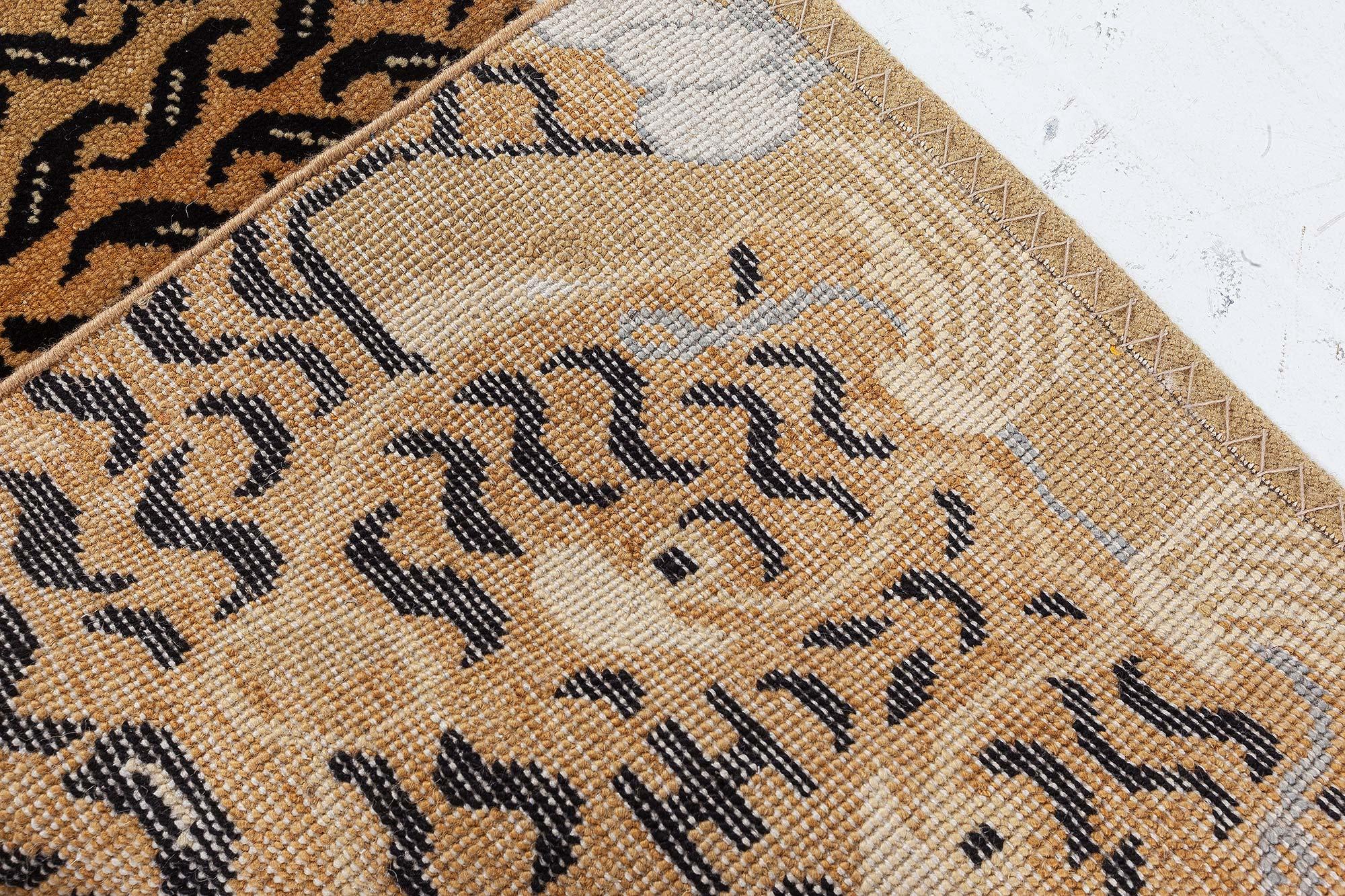 Moderner Tigerteppich von Doris Leslie Blau im Zustand „Neu“ im Angebot in New York, NY