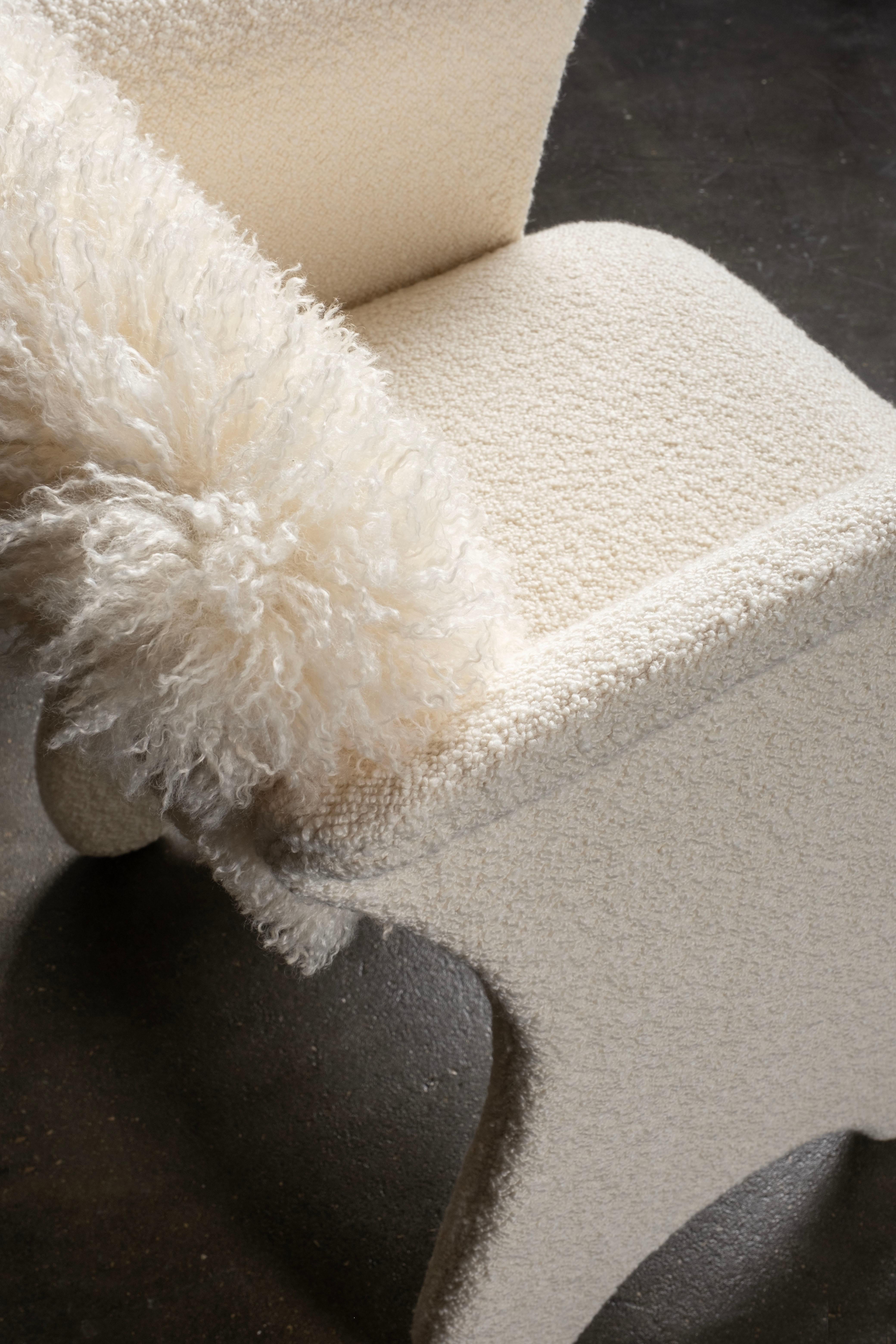 The Modernity Timeless Office Chair, Bouclé Faux Fur, Handmade Portugal by Greenapple en vente 1