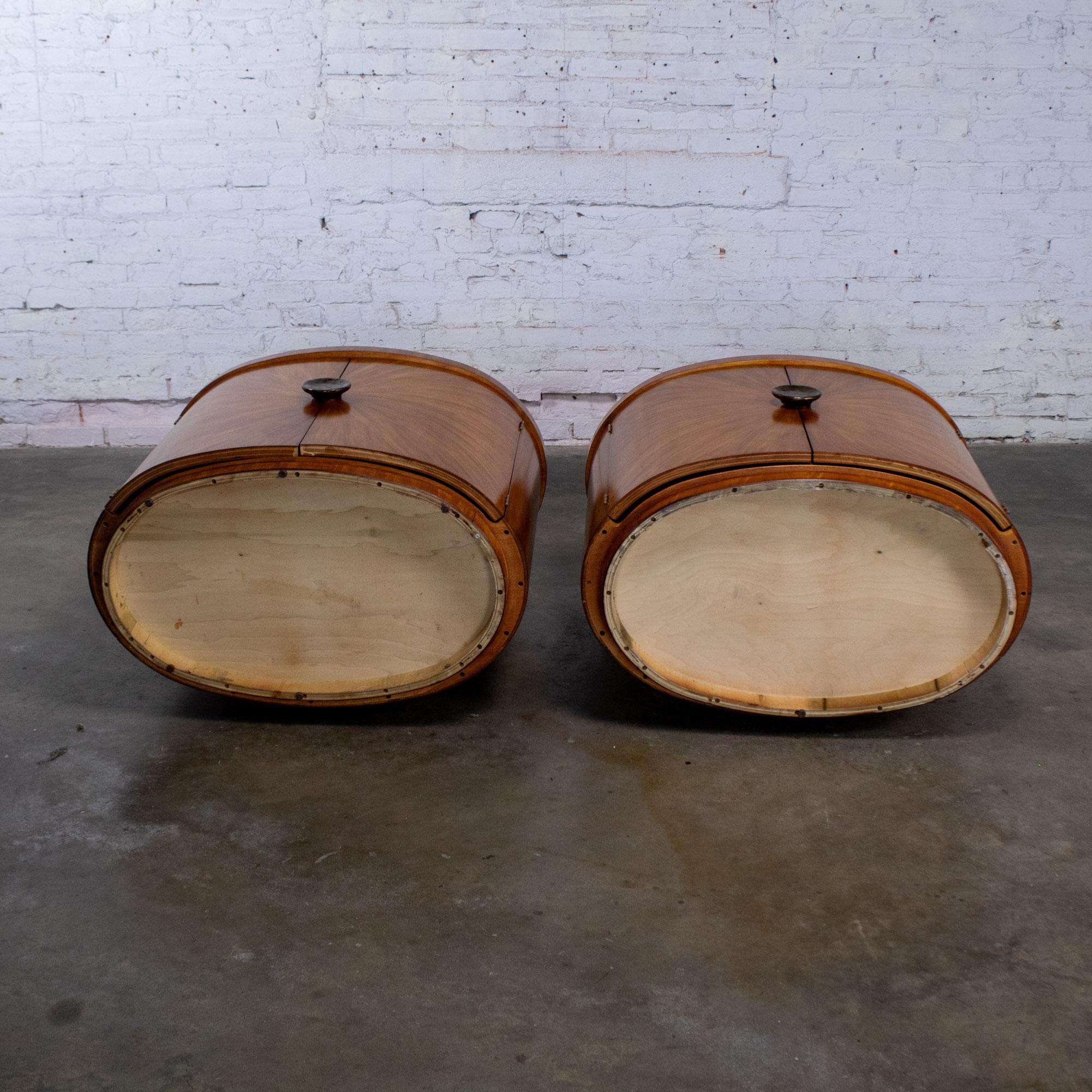 Modern to Art Deco Arbus Pair Oval Nightstands or Tables 6000 Series by Henredon im Angebot 7