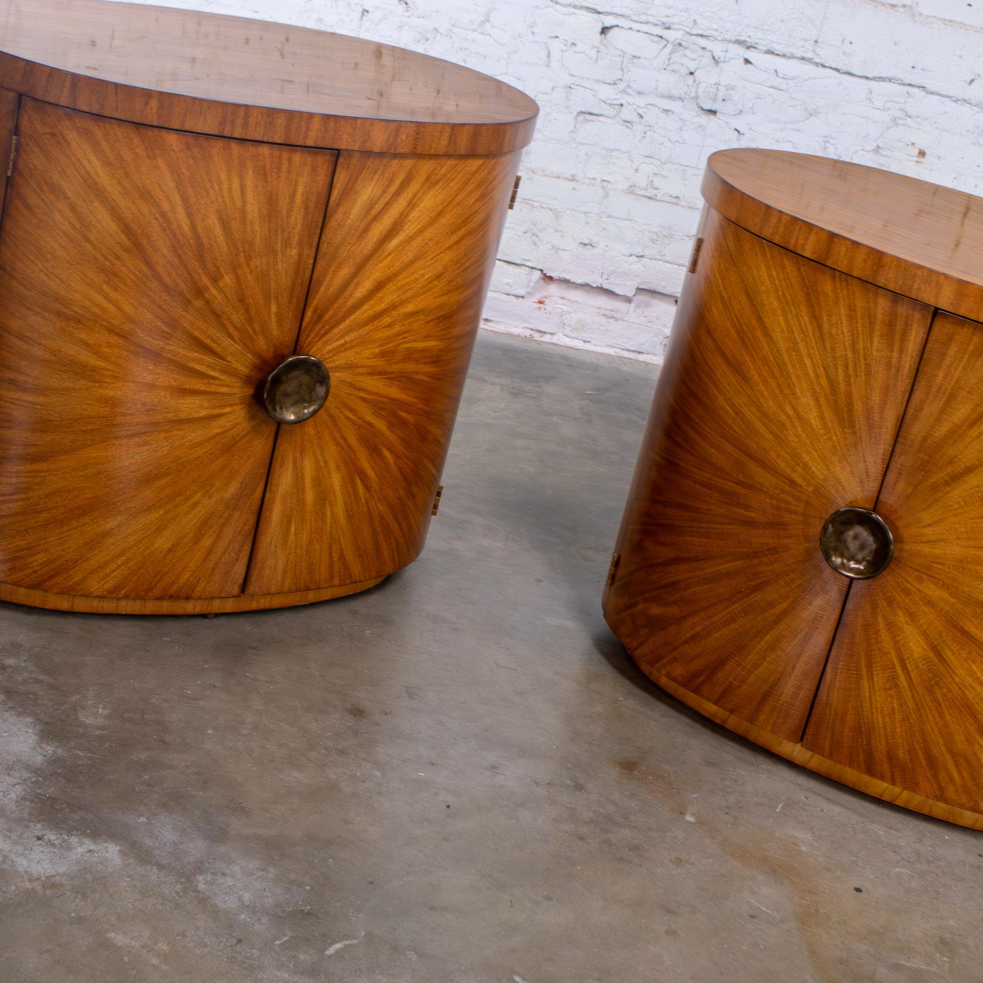 Modern to Art Deco Arbus Pair Oval Nightstands or Tables 6000 Series by Henredon (Bronze) im Angebot