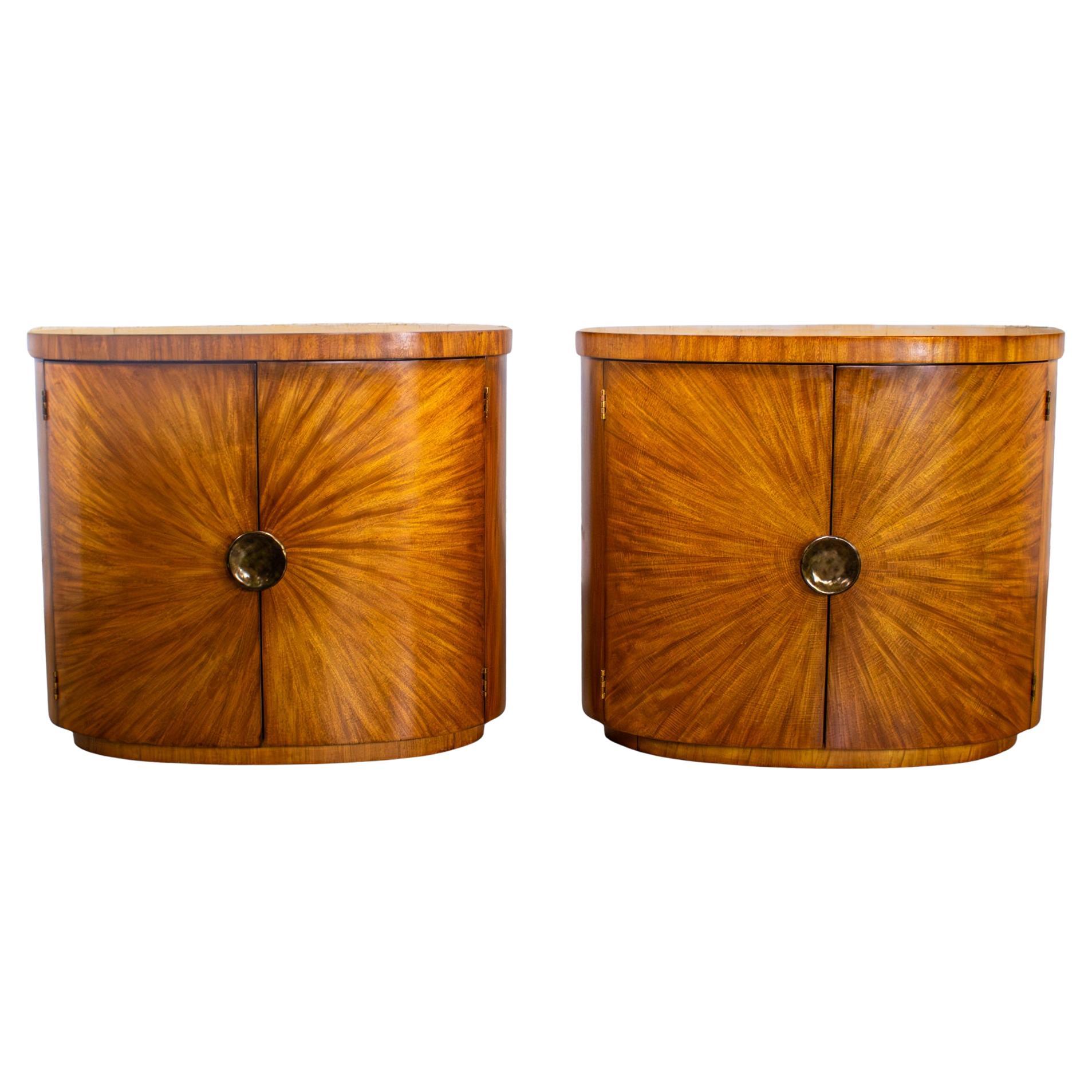 Modern to Art Deco Arbus Pair Oval Nightstands or Tables 6000 Series by Henredon im Angebot