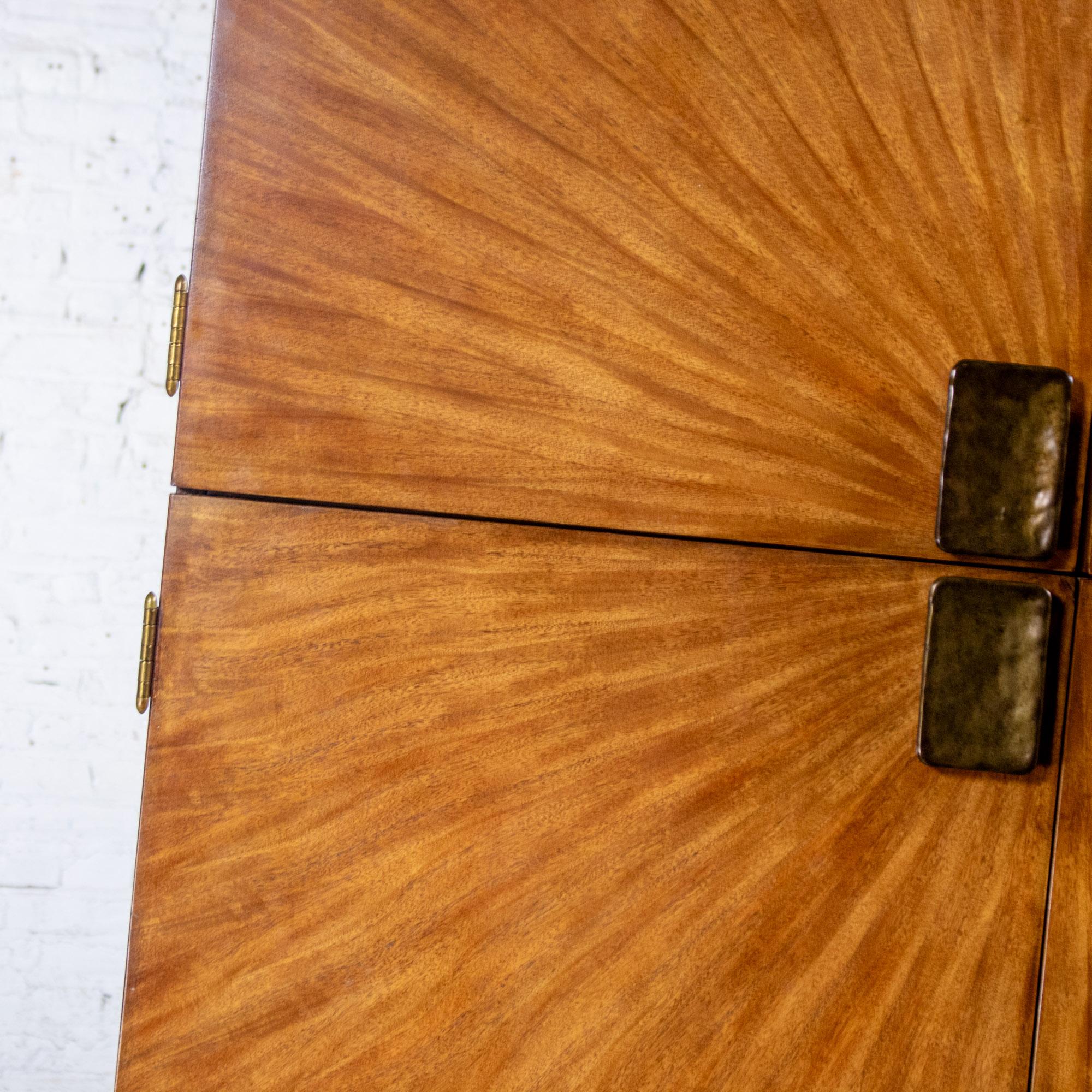 Modern to Art Deco Revival Entertainment Arbus Armoire 6000 Series by Henredon en venta 4