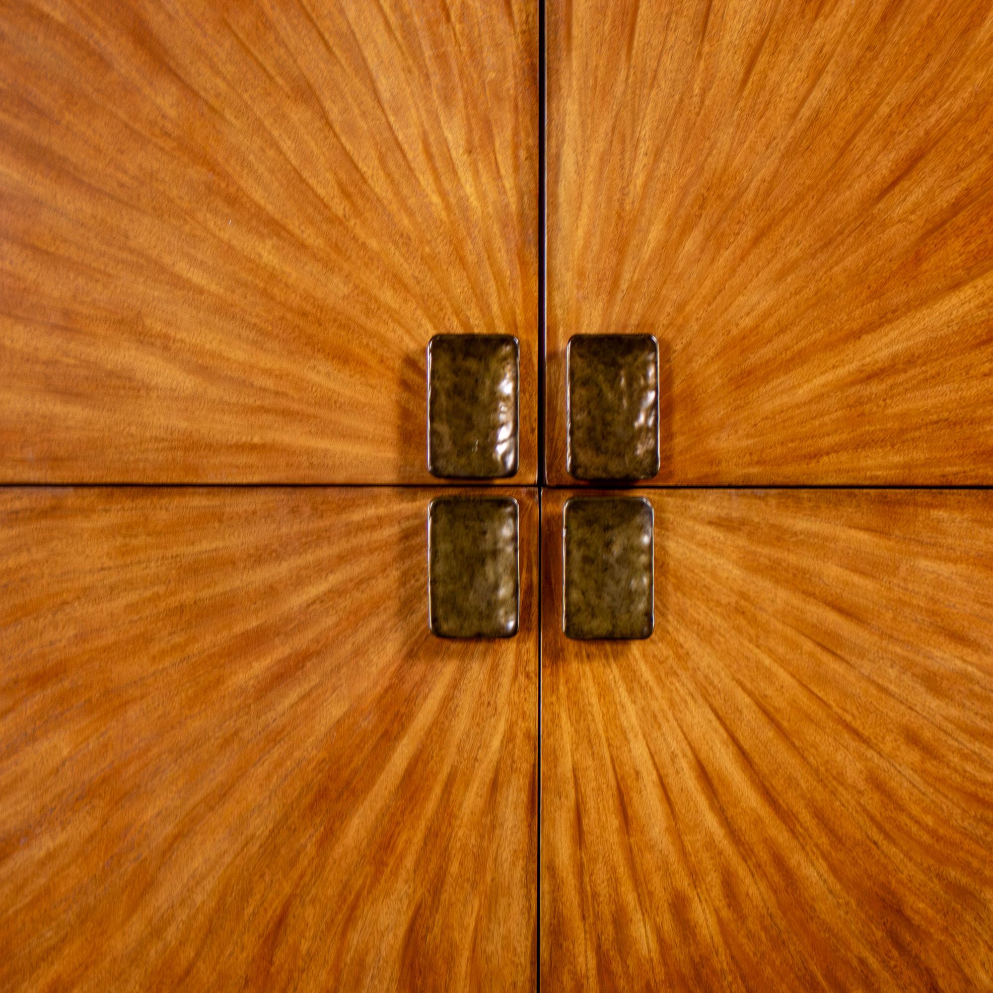 Modern to Art Deco Revival Entertainment Arbus Armoire 6000 Series by Henredon Vaciado en venta