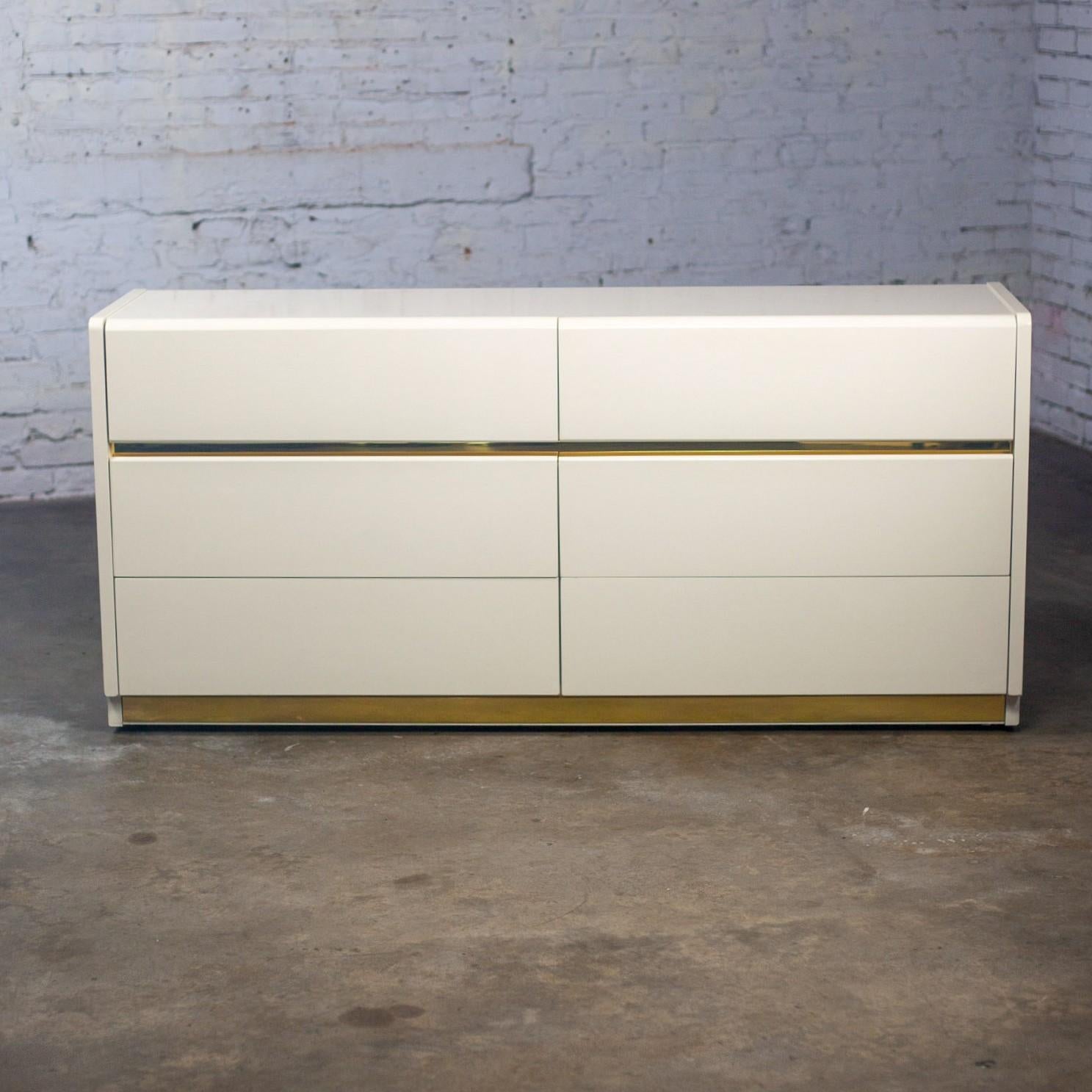 Modern bis Postmodern Lane Furniture 6 Schublade Kommode oder Buffet Weiß Lackiert (amerikanisch) im Angebot