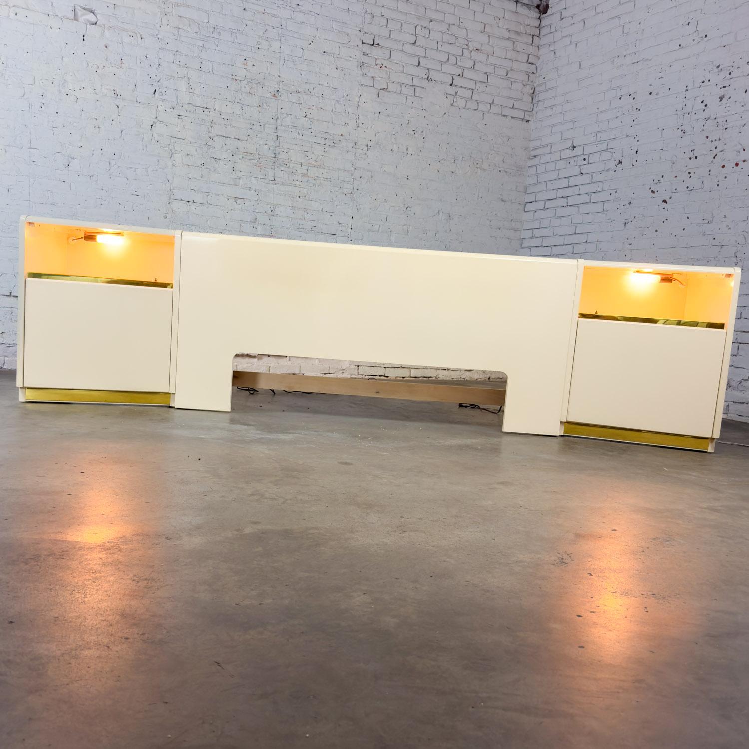 Modern bis Postmodern Lane Furniture Queen Size Bett Kopfteil w/Nachttische Weiß im Angebot 4
