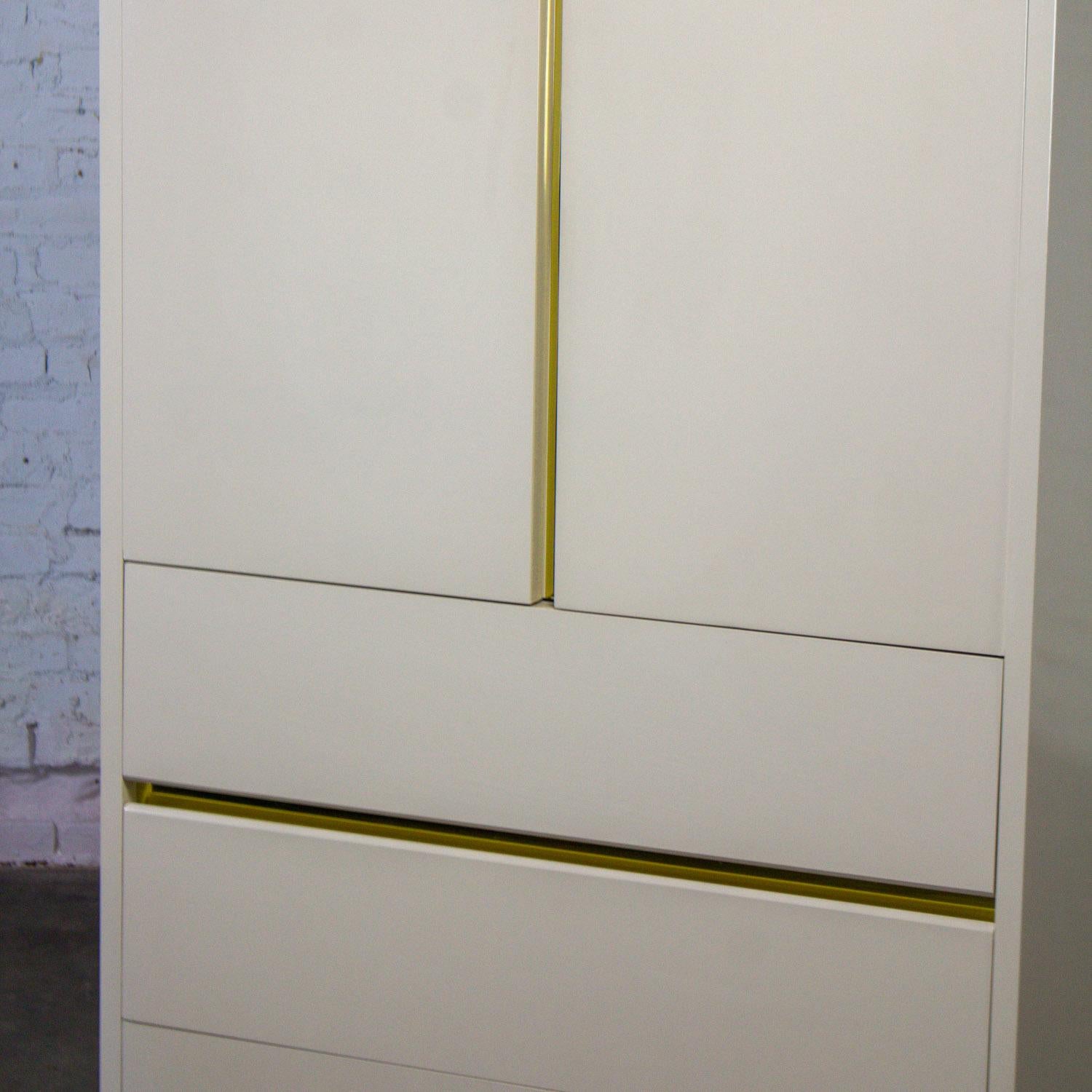Modern bis postmodern Lane Furniture Kleiderschrank oder Entertainment Center White (Ende des 20. Jahrhunderts) im Angebot