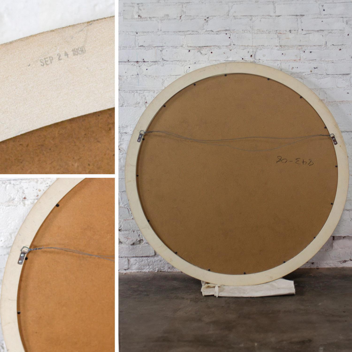 Laiton Moderne à postmoderne Lane Furniture Miroir mural rond en laque blanche et laiton en vente