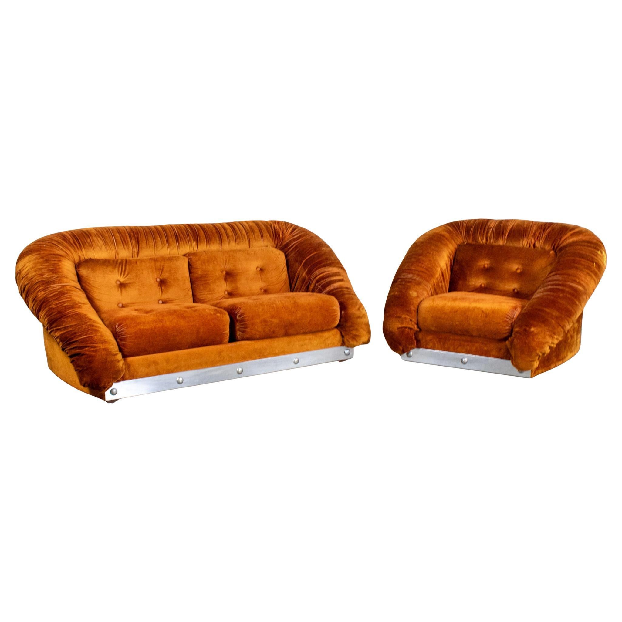 Moderner bis postmoderner Low-Slung Love Seat & Chair Burnt Orange & Aluminium Detail