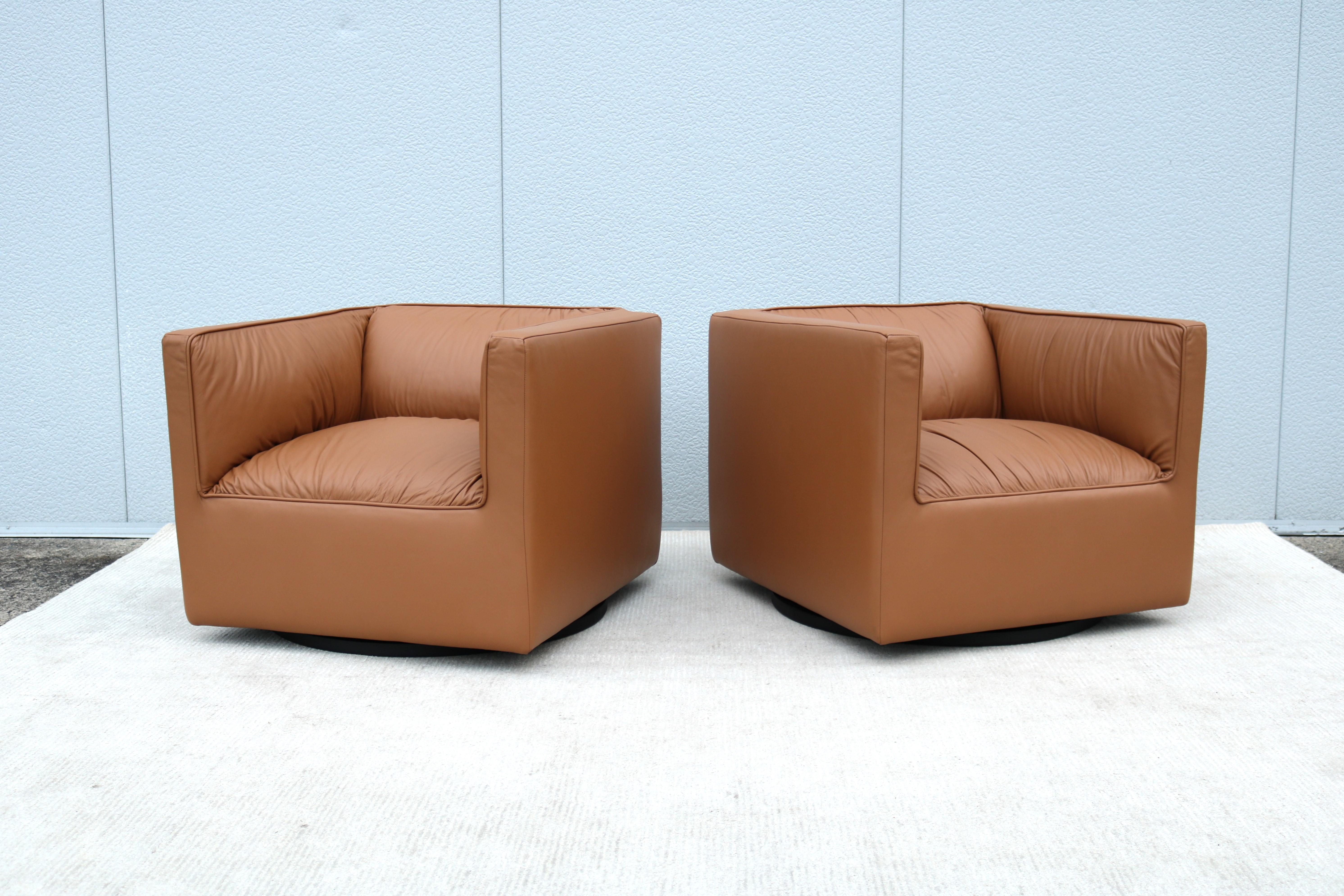 Modern Toan Nguyen for Studio TK Infinito Leather Swivel Lounge Chairs - a Pair For Sale 4