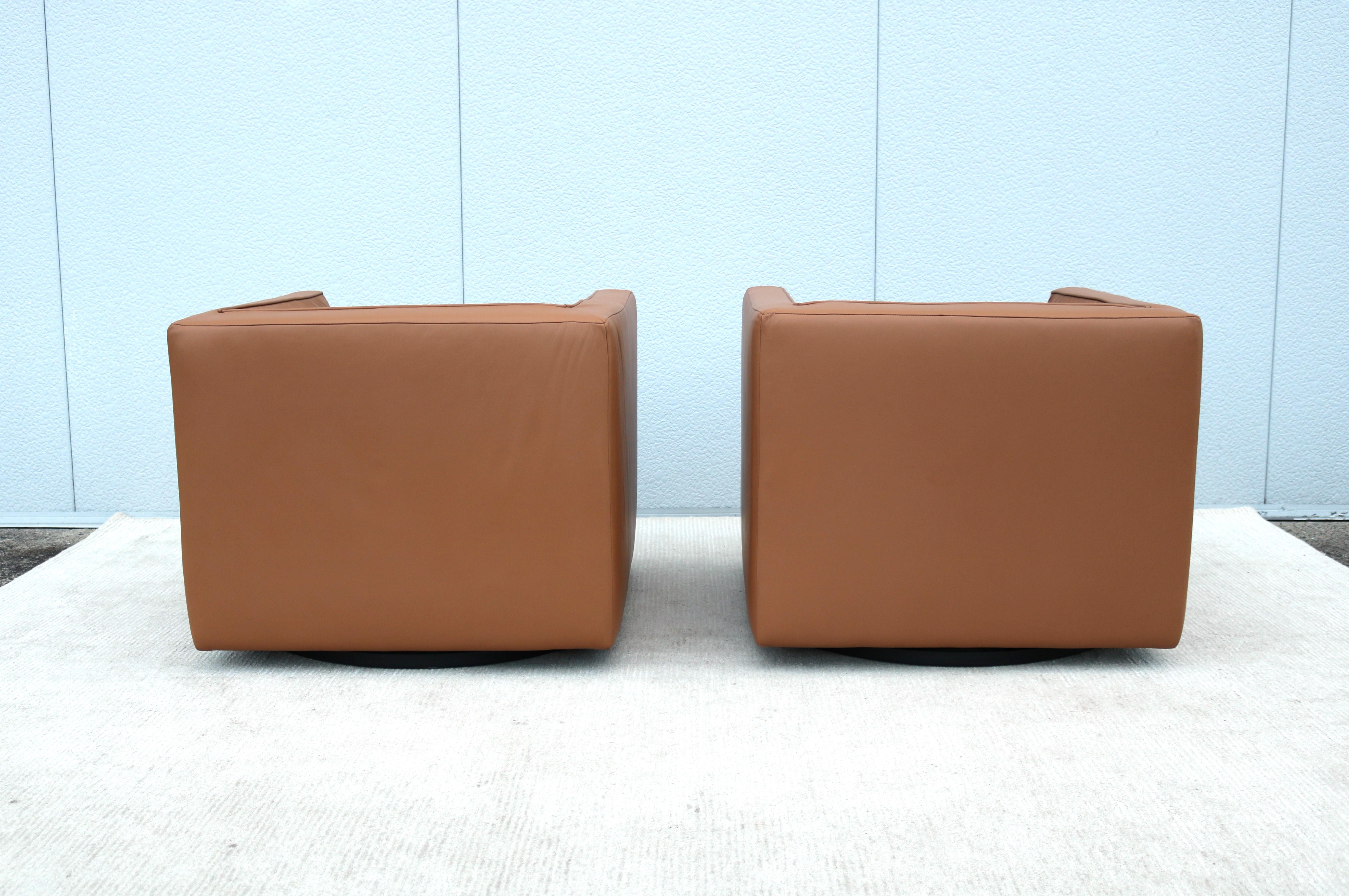 Moderne drehbare Loungesessel aus Leder von Toan Nguyen für Studio TK Infinito – ein Paar im Angebot 8