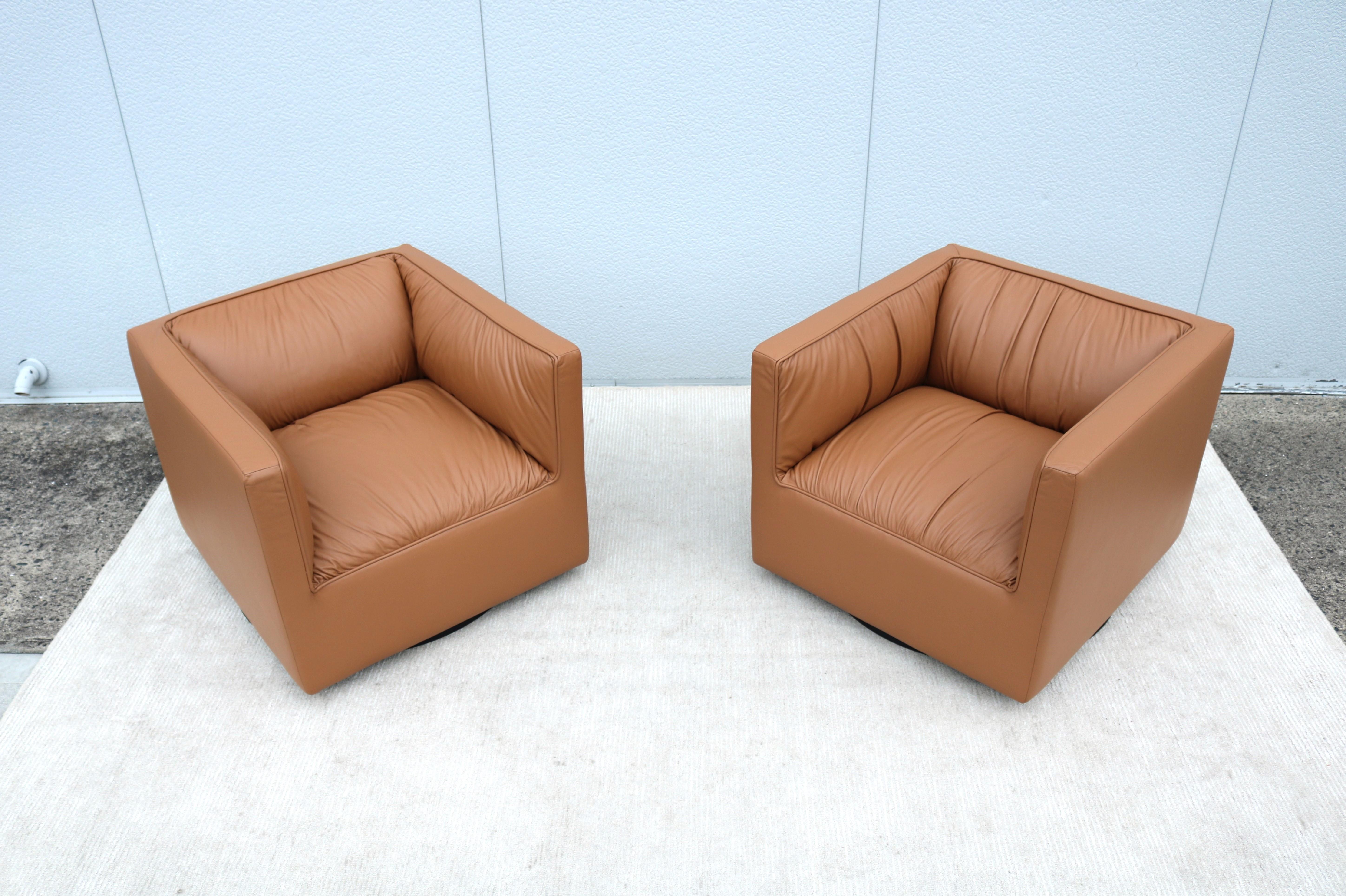 Contemporary Modern Toan Nguyen for Studio TK Infinito Leather Swivel Lounge Chairs - a Pair For Sale