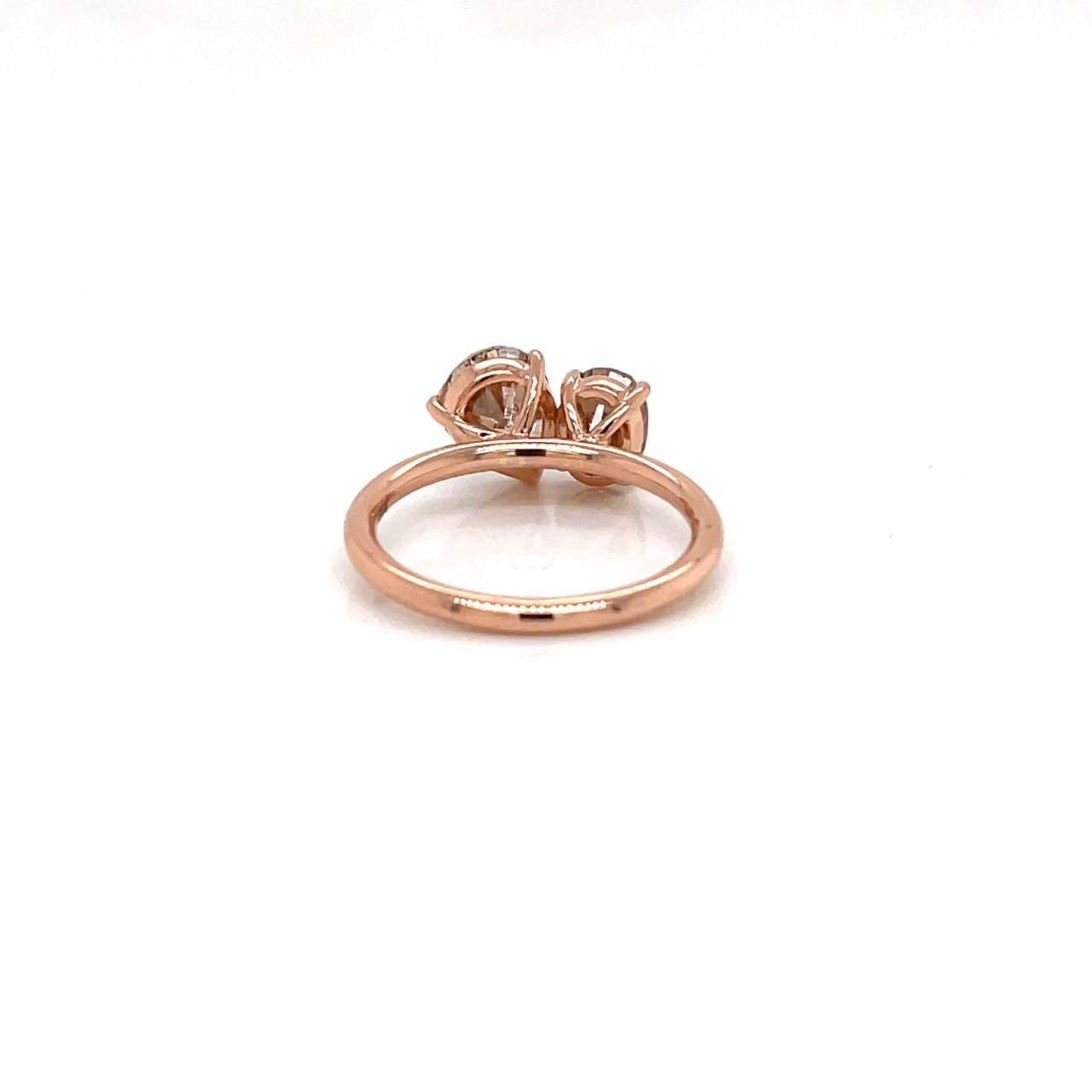 Modern Toi Et Moi Two Diamond Engagement Ring in 18k Rose Gold In Excellent Condition For Sale In Newport Beach, CA