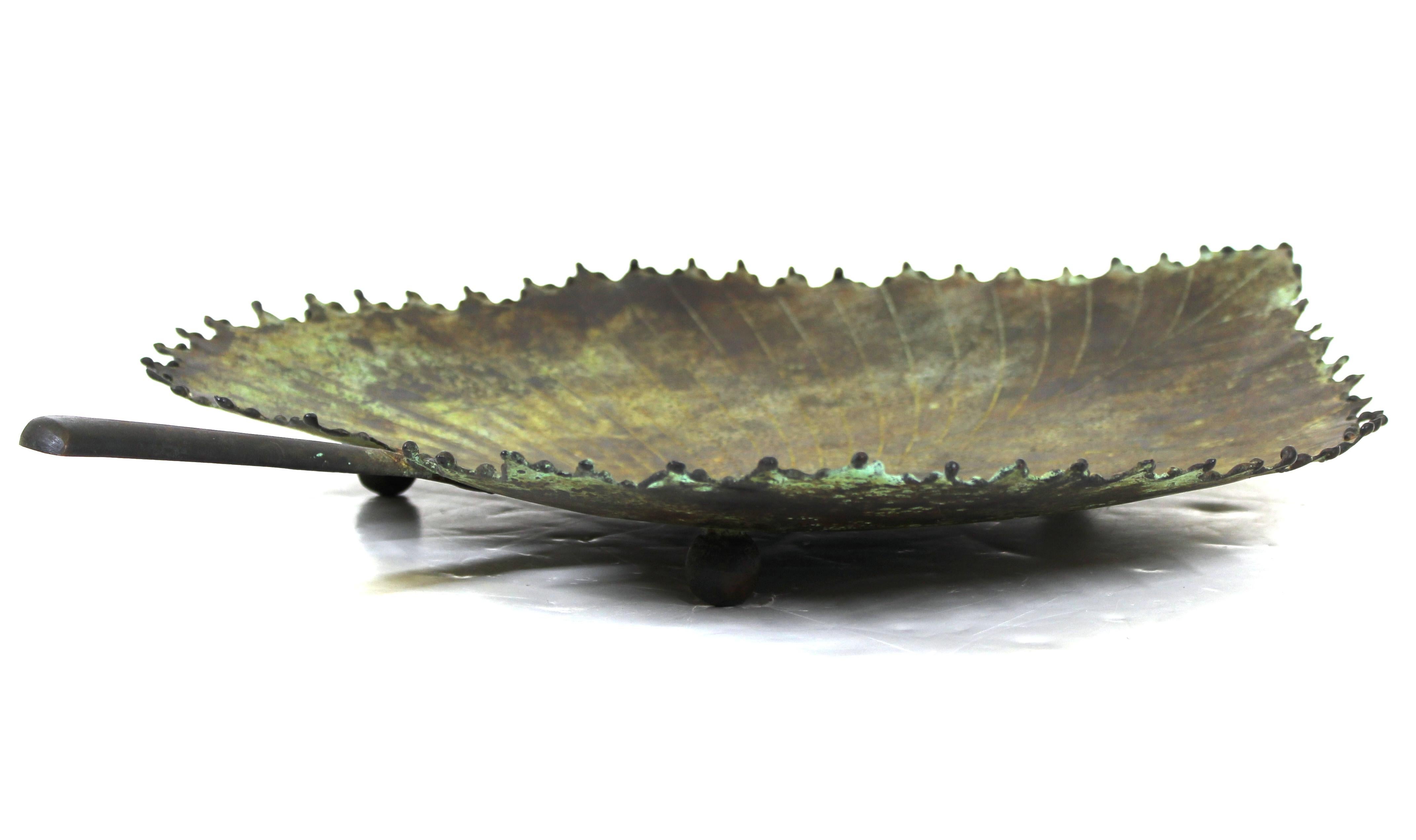 Plateau à feuilles moderne en métal découpé au chalumeau Bon état - En vente à New York, NY
