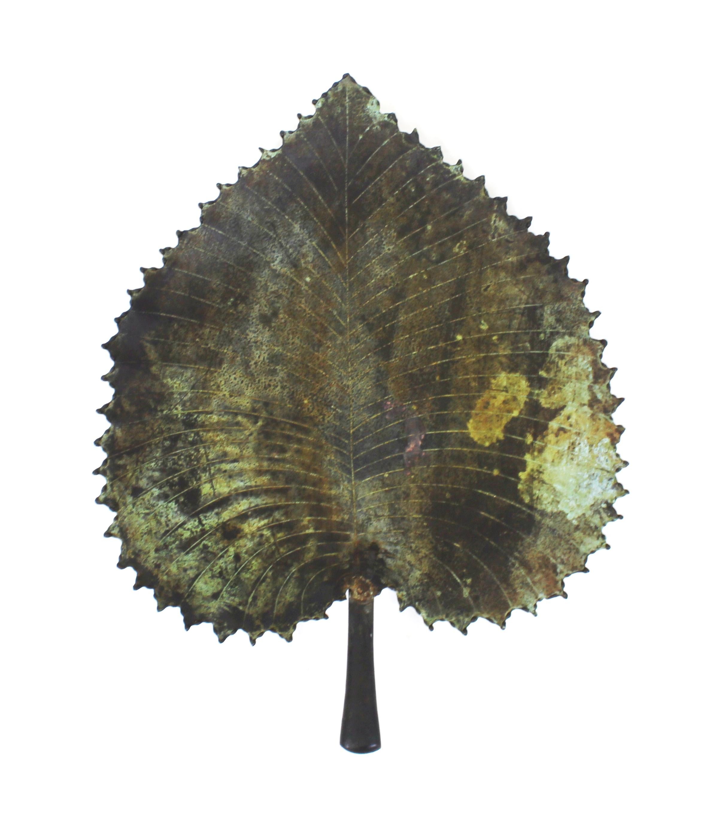 20ième siècle Plateau à feuilles moderne en métal découpé au chalumeau en vente
