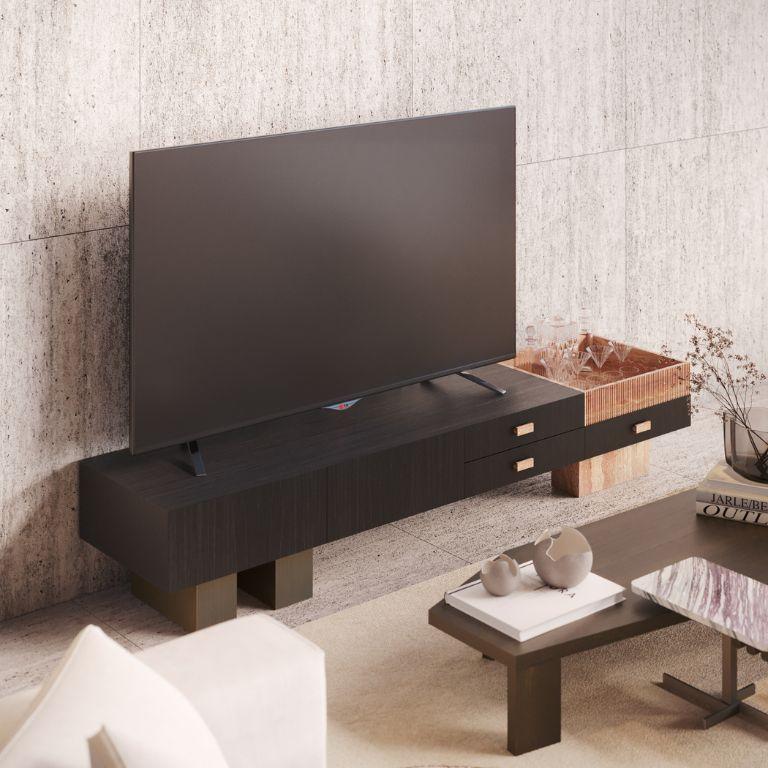 Moderne The Moderns TV Cabinet made with Black Oak Mate, Travertine and Antique Brass (meuble TV moderne en chêne noir, travertin et laiton antique) en vente