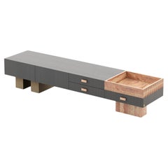 Mobile TV moderno Toro realizzato con Mate di Oak Nero, Travertino e Ottone Antico