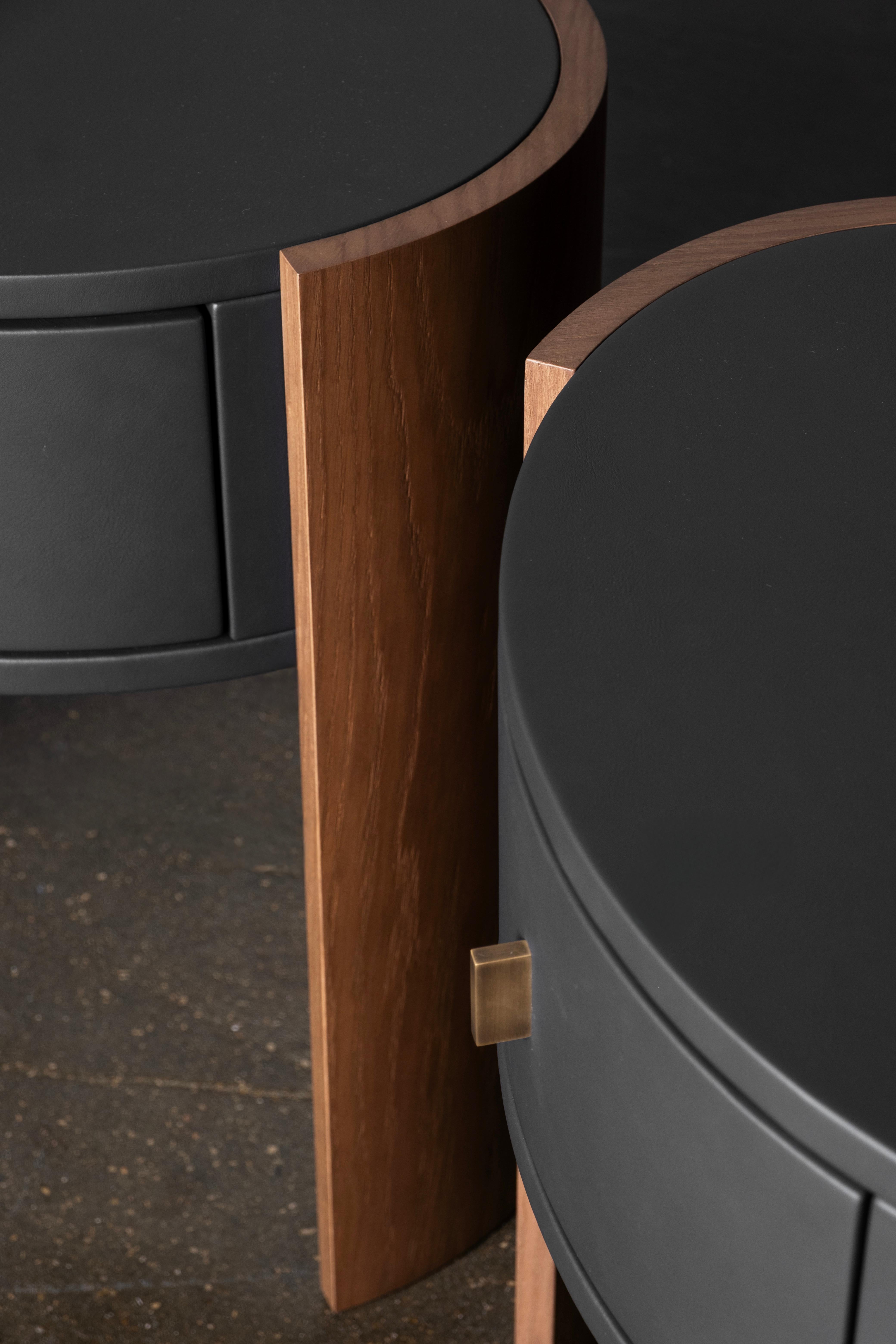 Table de nuit moderne Toscana, Oak, Brass, Black Leather, Handmade by Greenapple en vente 4