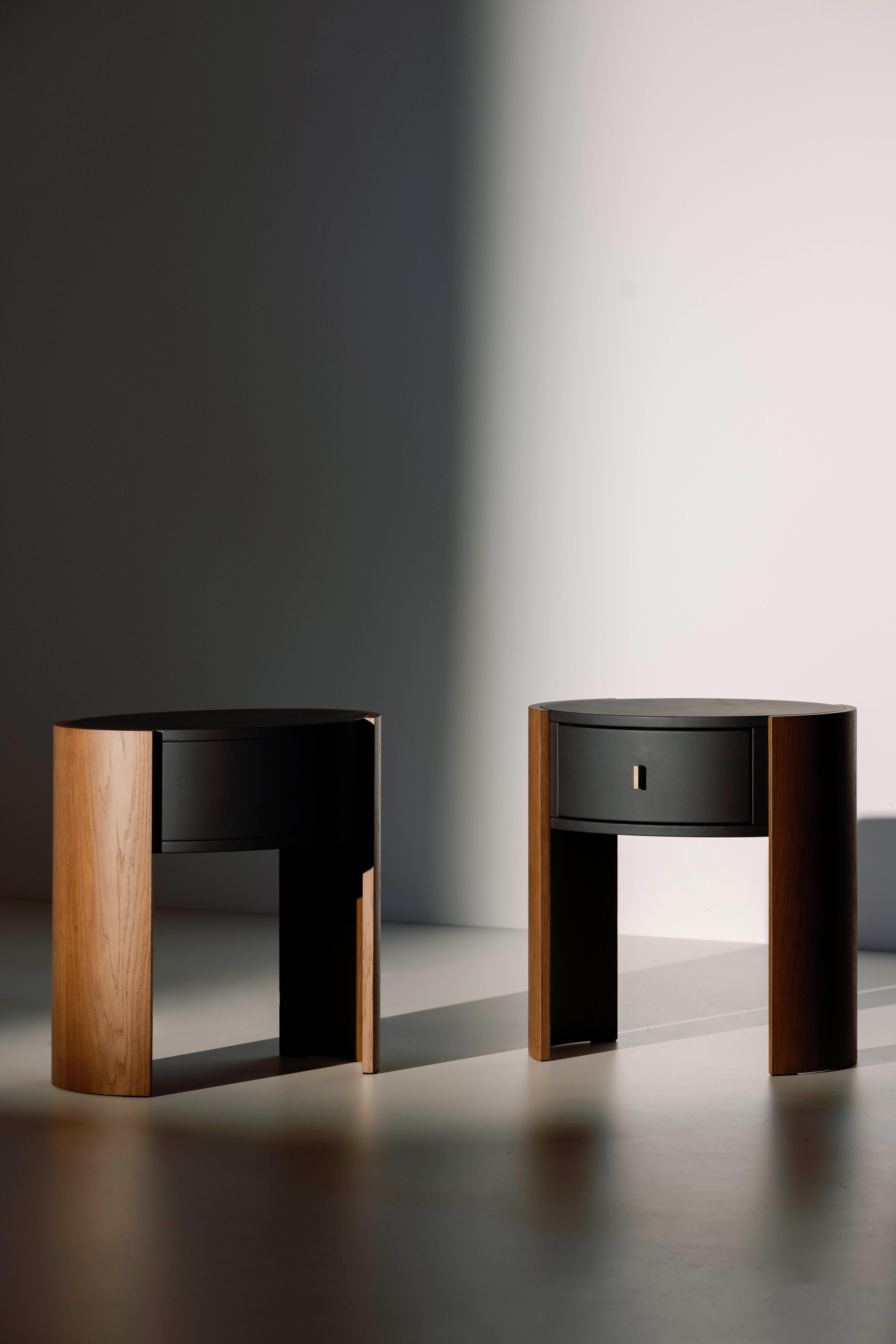 Table de nuit moderne Toscana, Oak, Brass, Black Leather, Handmade by Greenapple en vente 8